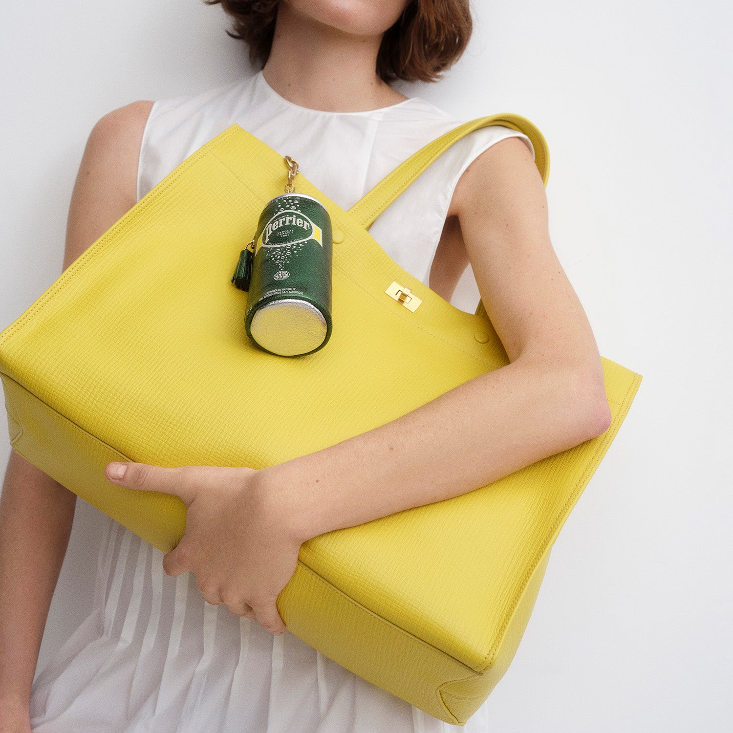 Perrier」コイン・パース・チャーム | Anya Hindmarch JP