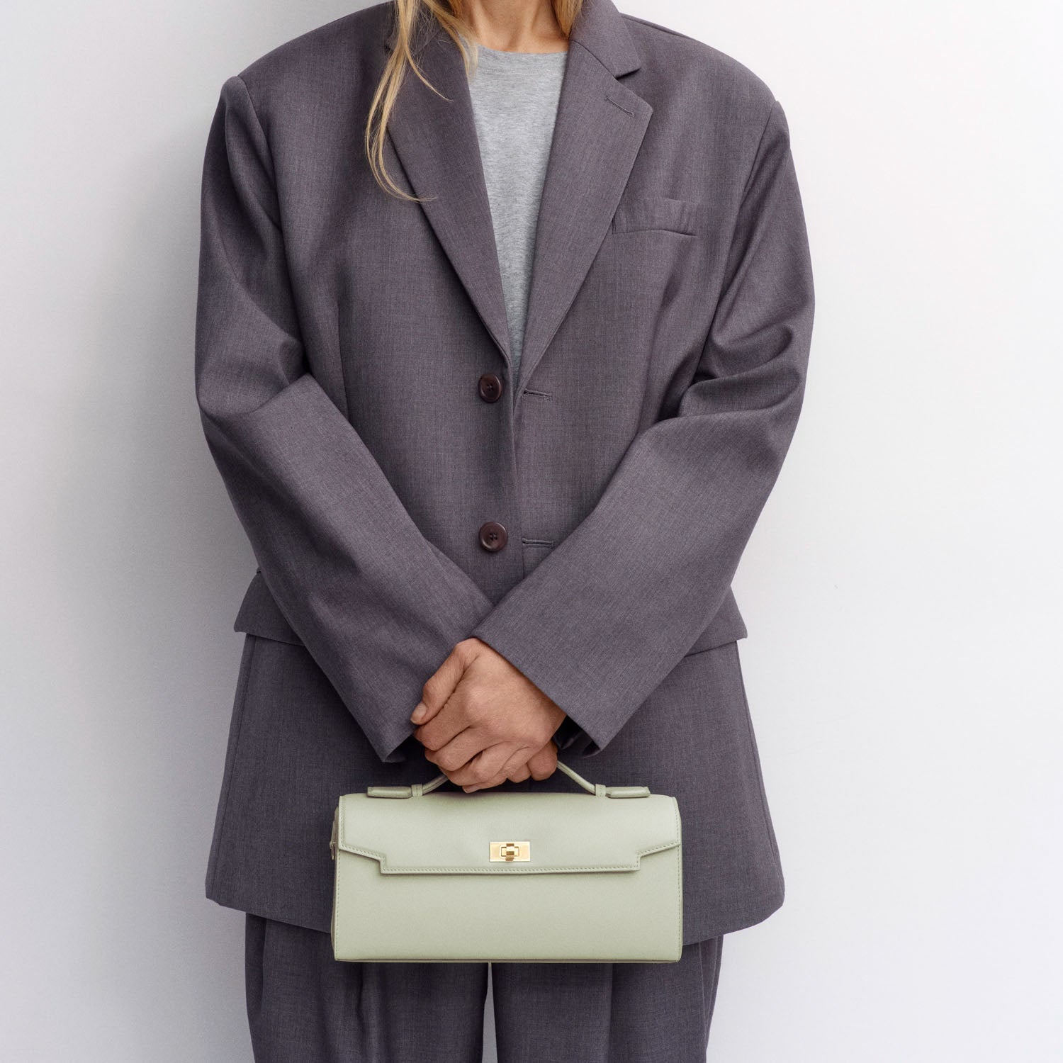 Mortimer：モティマー・クラッチ | Anya Hindmarch JP