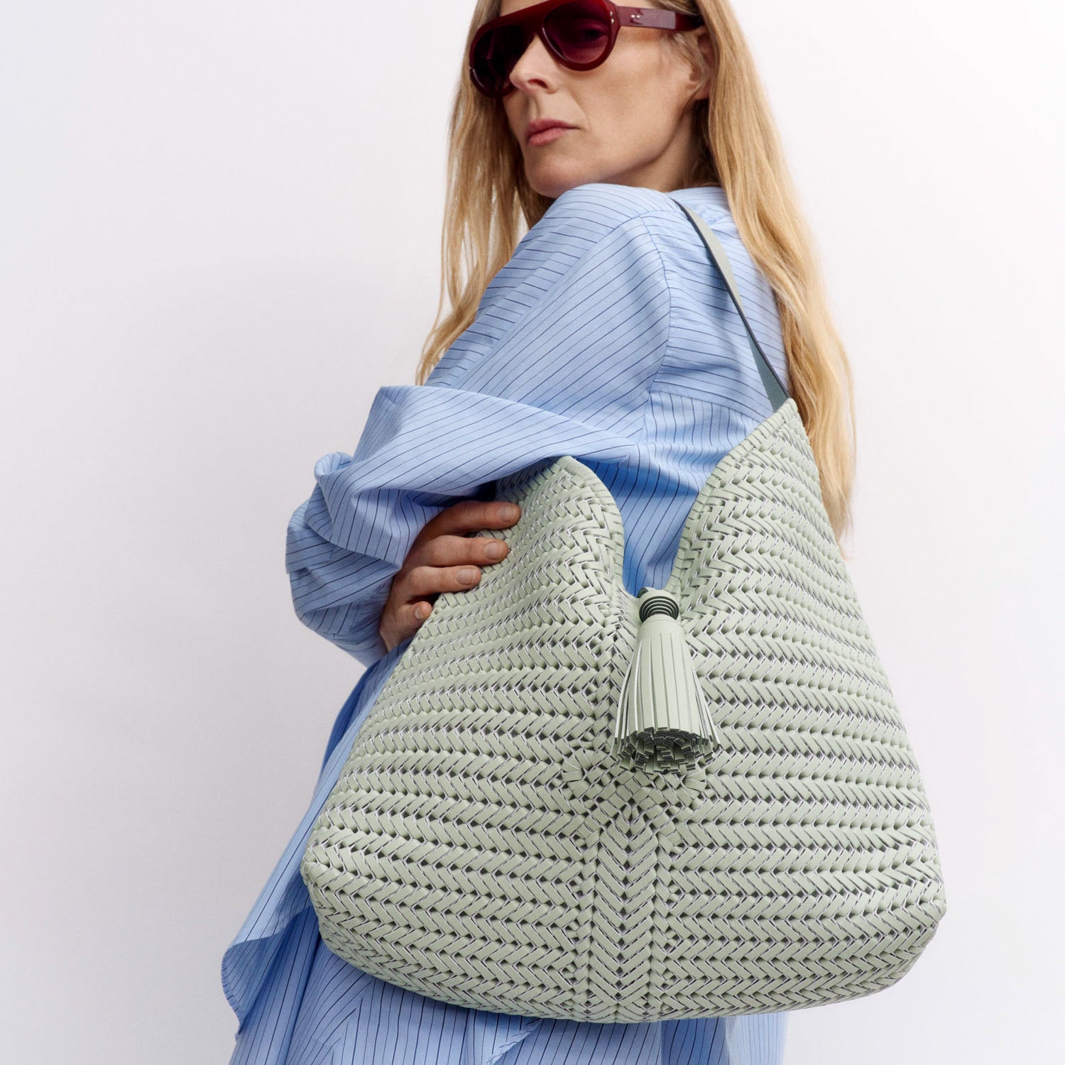 新品✨　アニヤハインドマーチ　Neeson ニーソン　ハンドバッグ　フリンジ Neeson：ニーソン・タッセル・ホーボー・バッグ | Anya Hindmarch JP