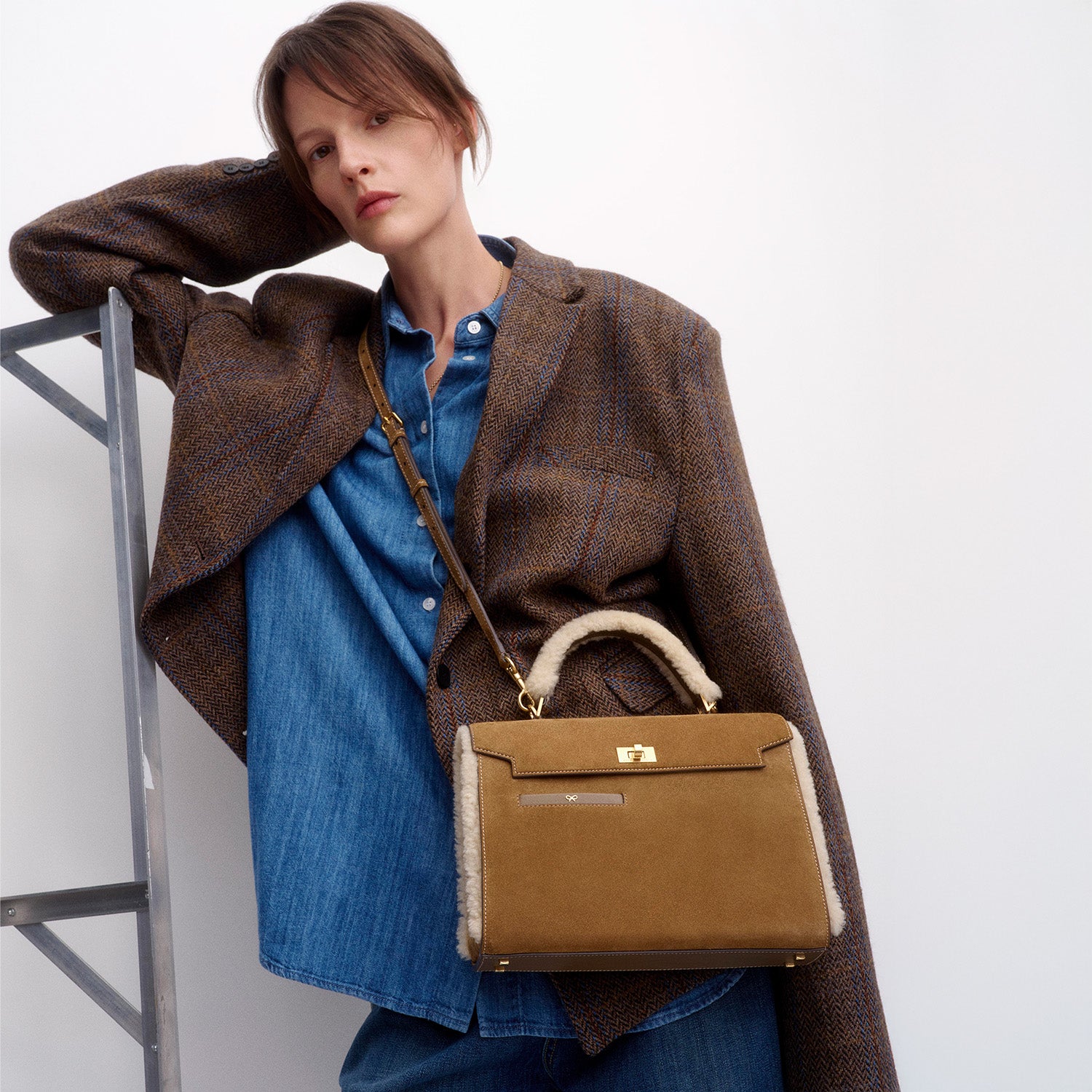 Mortimer：モティマ―・シアリング・トップ・ハンドル | Anya Hindmarch JP