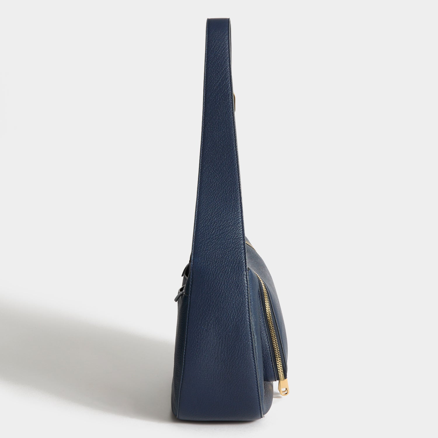 ANYA HINDMARCH ネイビーレザーショルダーバッグ Vere：ヴィア・ショルダーバッグ | Anya Hindmarch JP