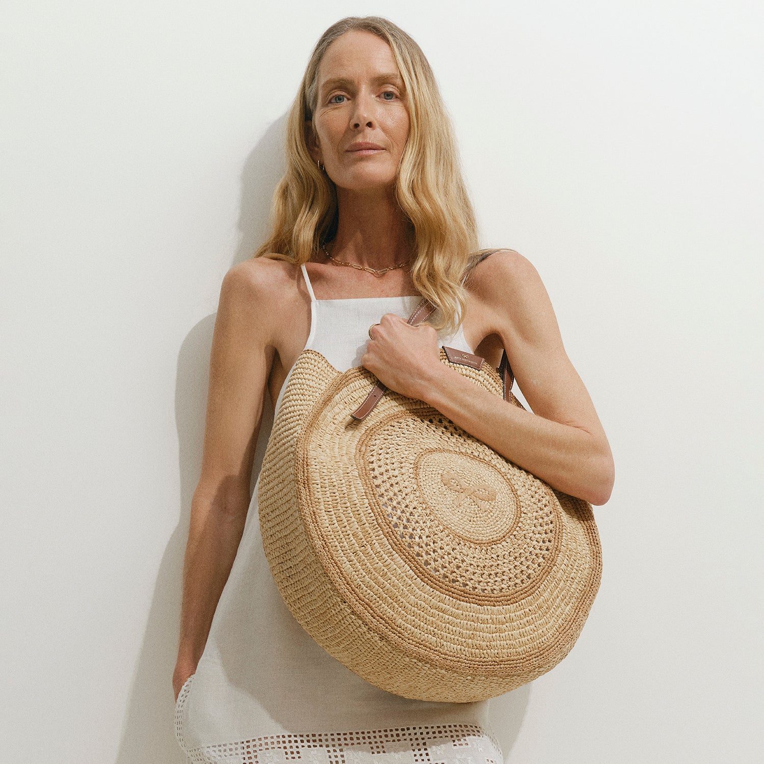 【Anya Hindmarch】アニヤ ラフィア ボウ トート Raffia Bow Tote | Anya Hindmarch US