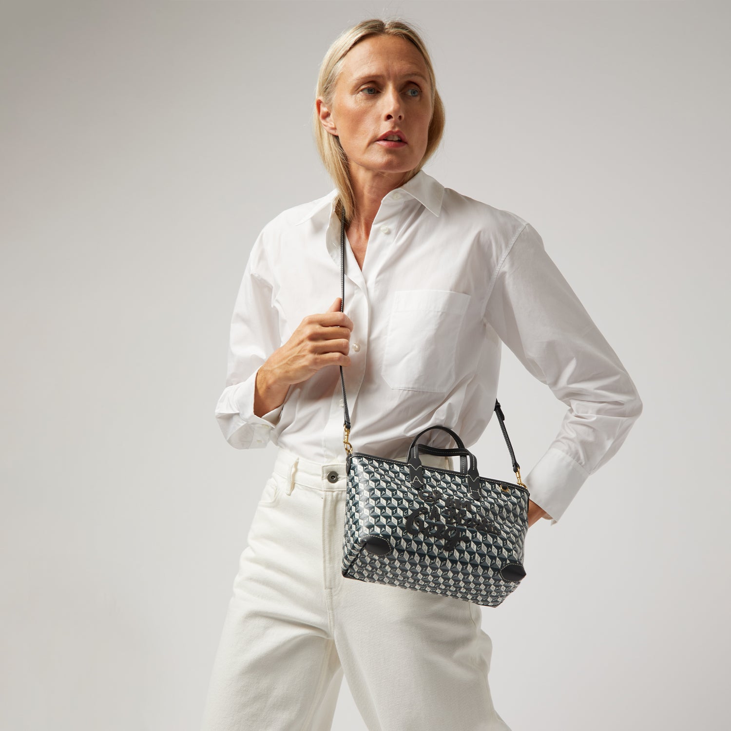 I AM A Plastic Bag」 モチーフ・トート［XS］ | Anya Hindmarch JP