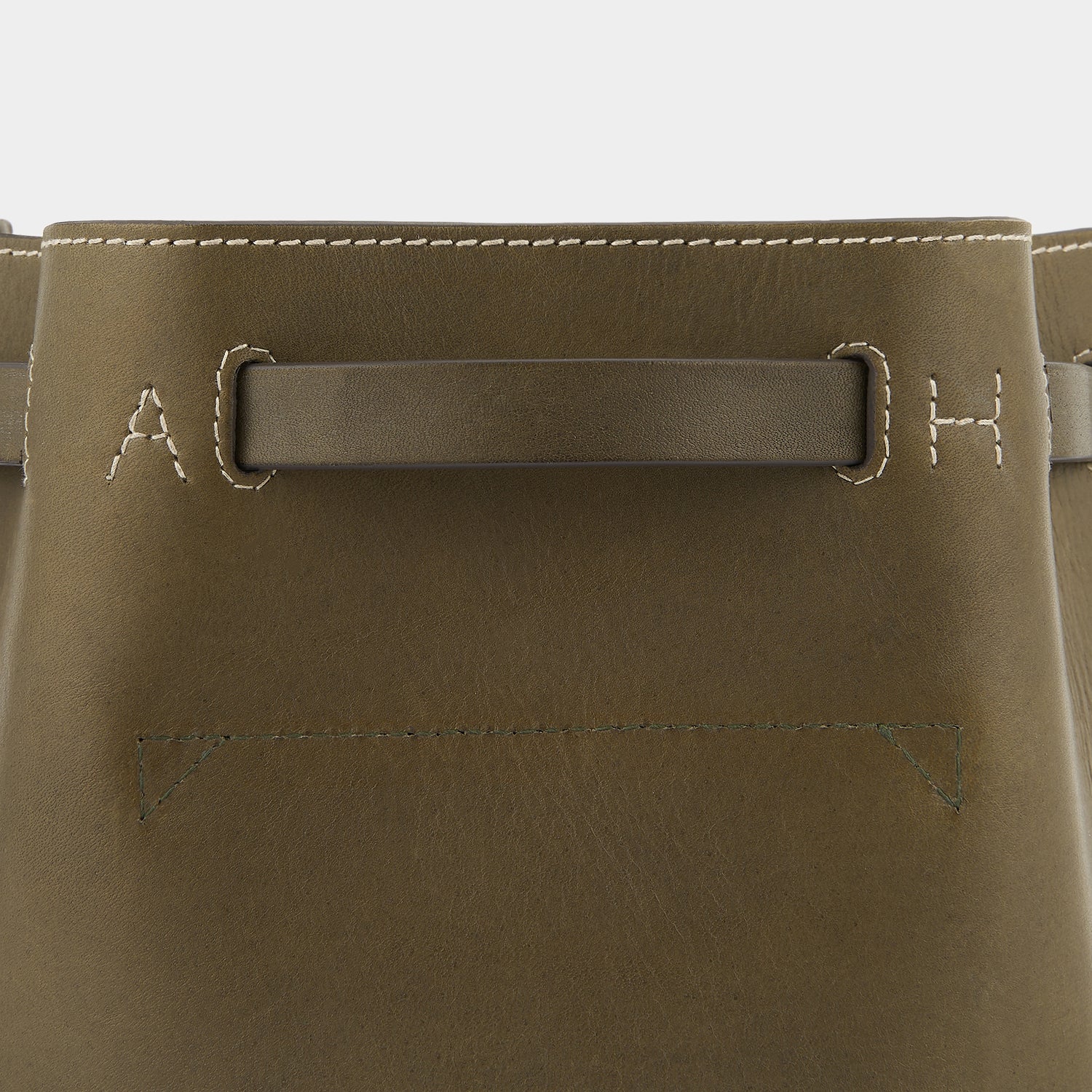 「Return to Nature」バケットバッグ スモール -

                  
                    Compostable Leather in Fern -
                  

                  Anya Hindmarch JP
