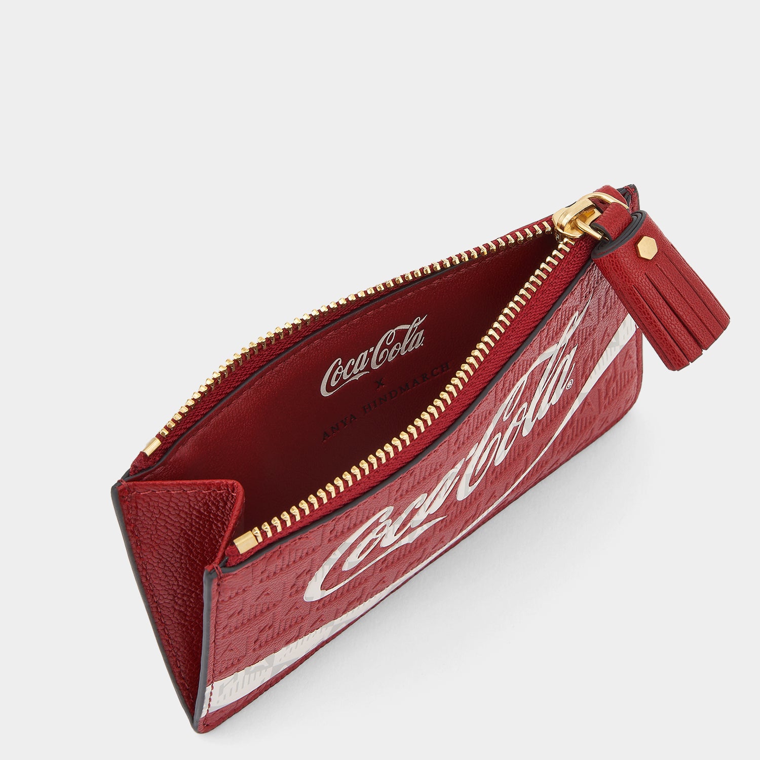 「Coca Cola」ジップカードケース -

                  
                    Capra Leather in Red -
                  

                  Anya Hindmarch JP
