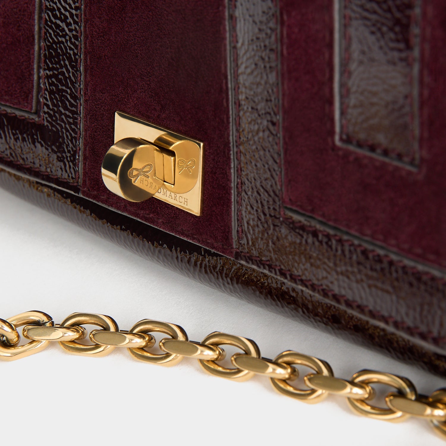 Mortimer：モティマー・パネルド・クロスボディ | Anya Hindmarch JP