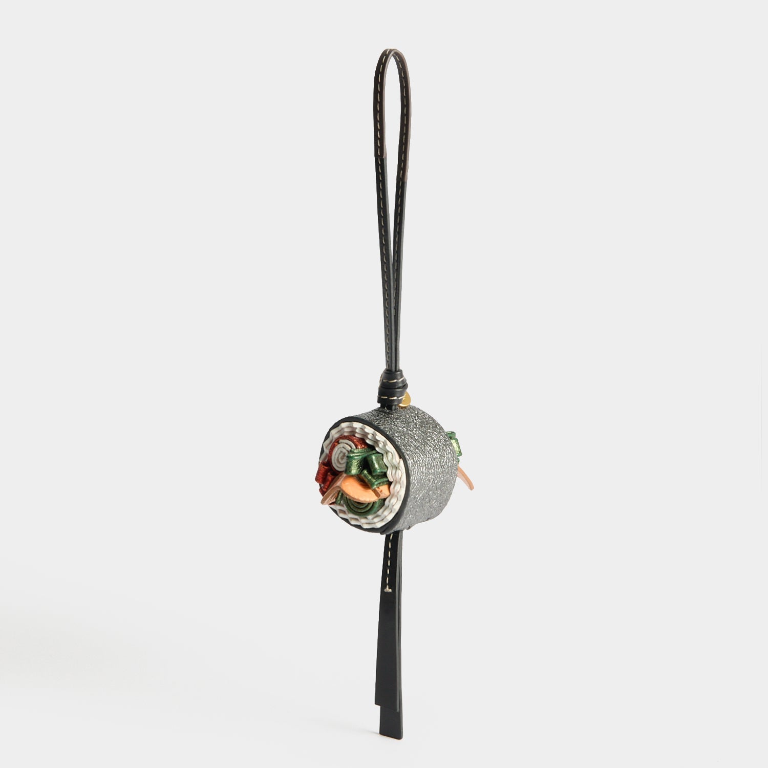 Maki チャーム | Anya Hindmarch JP