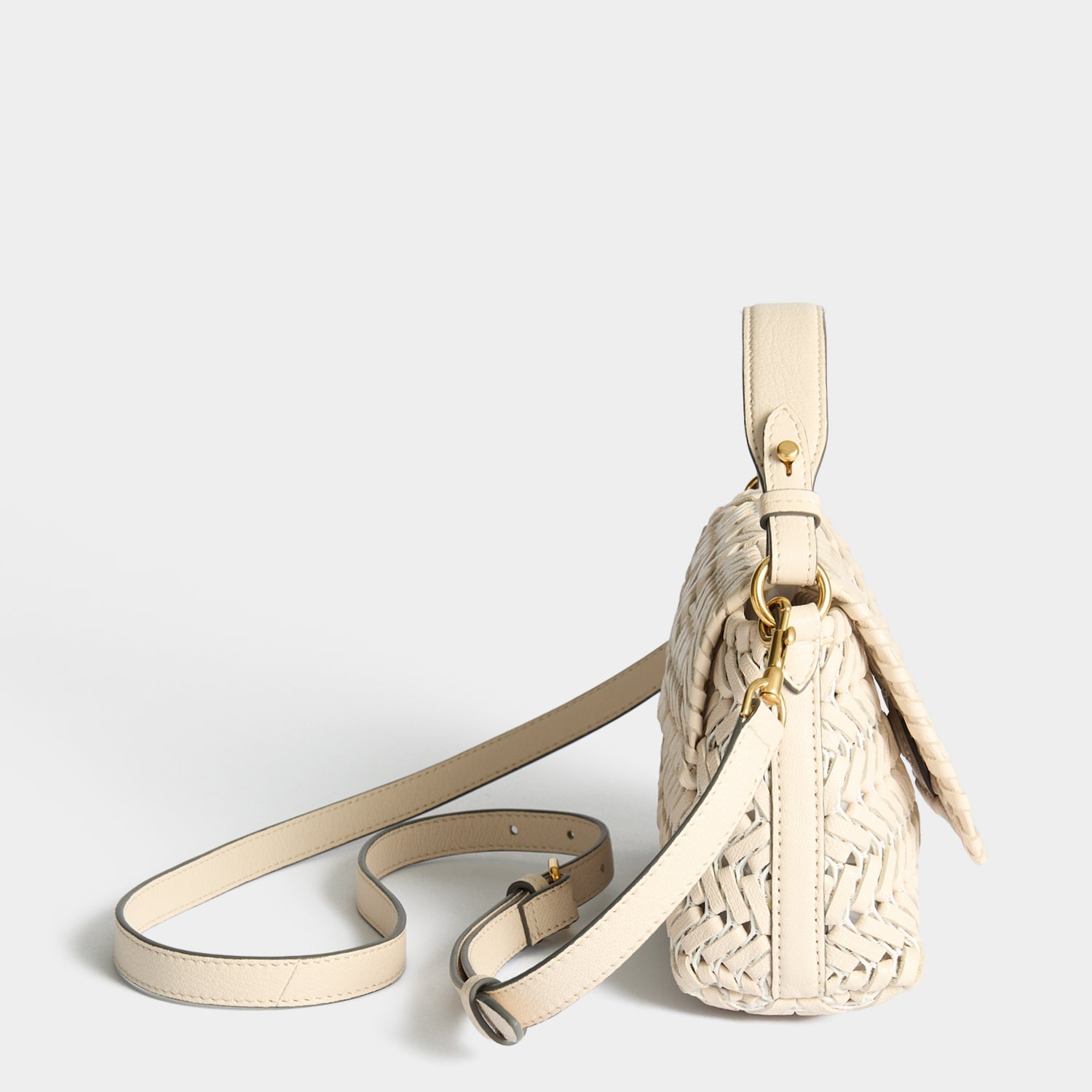 Neeson：ニーソン・クロスボディ | Anya Hindmarch JP