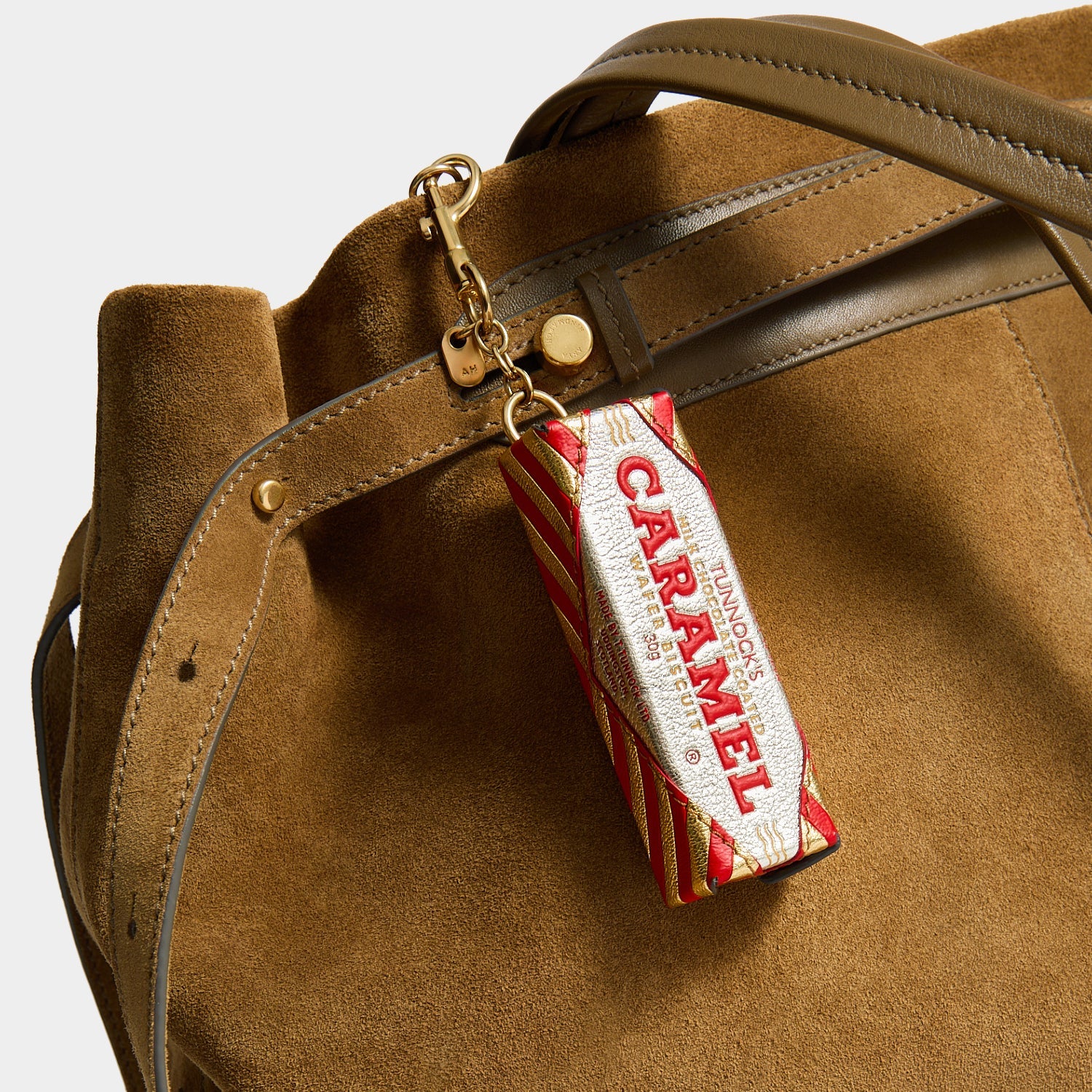 キャラメル様 Tunnock's」キャラメル・ビスケット・チャーム | Anya Hindmarch JP