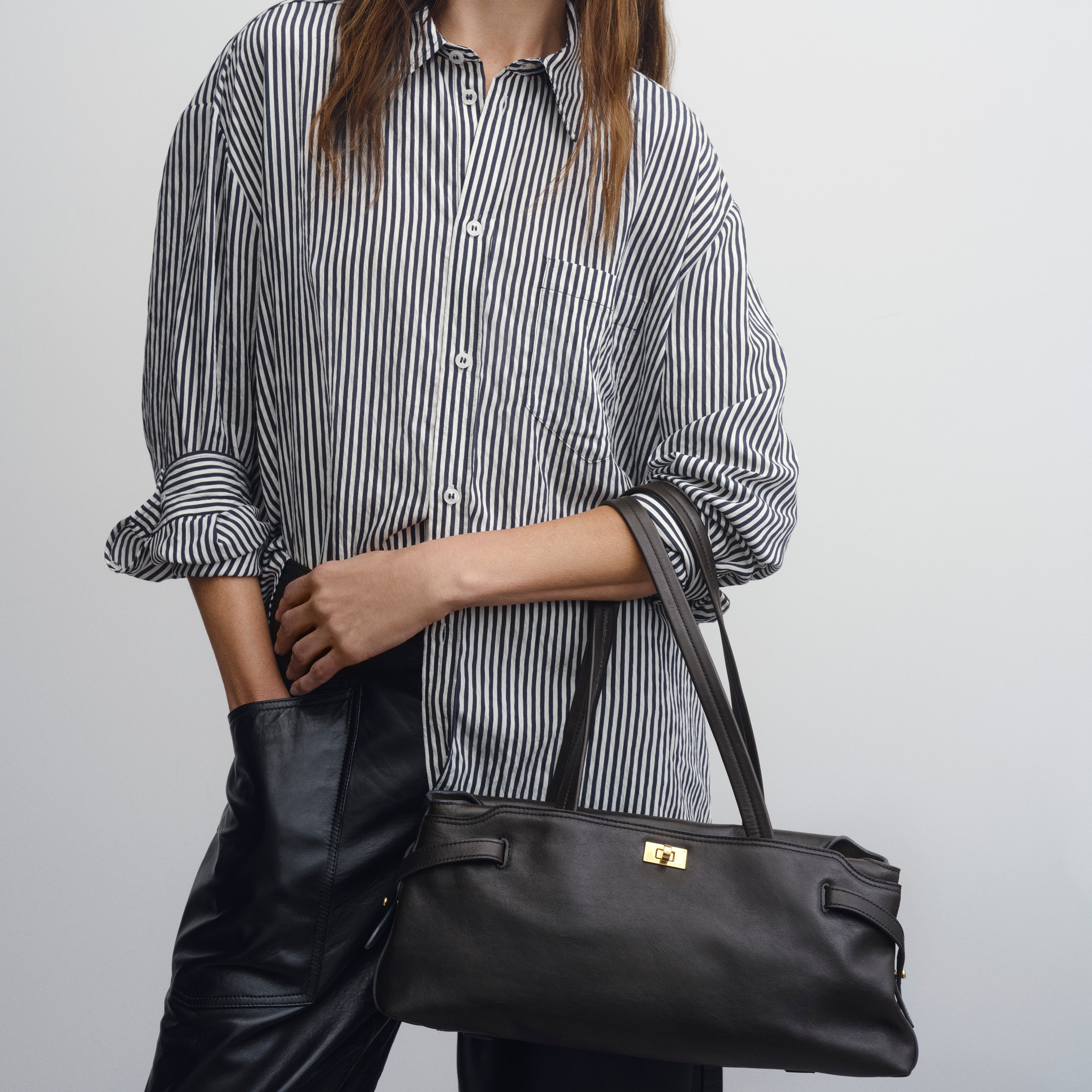 Wilson：ウィルソン・バゲット・ショルダーバッグ | Anya Hindmarch JP