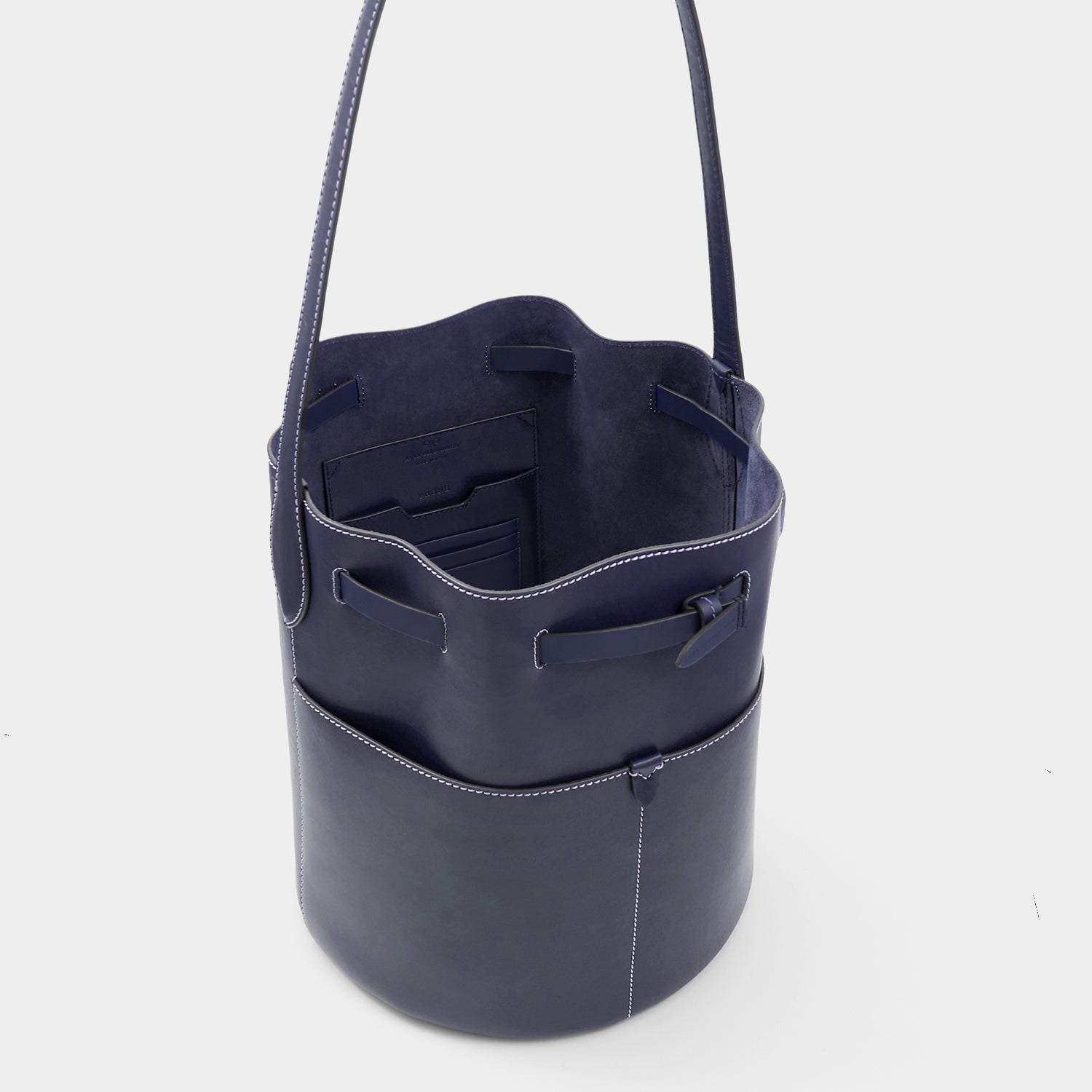 「Return to Nature」バケットバッグ -

                  
                    Compostable Leather in Marine -
                  

                  Anya Hindmarch JP
