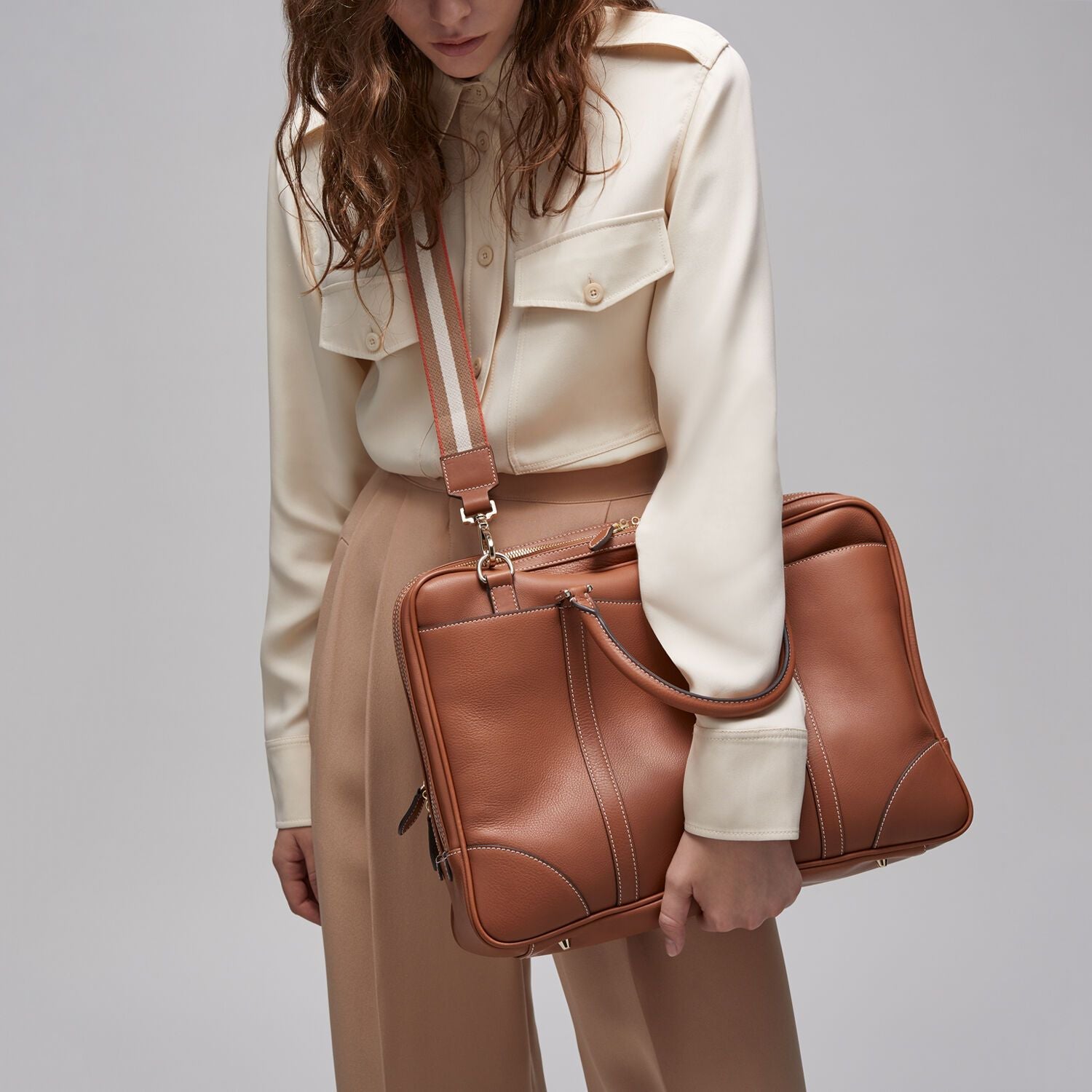 ビスポーク シーモア | Anya Hindmarch JP