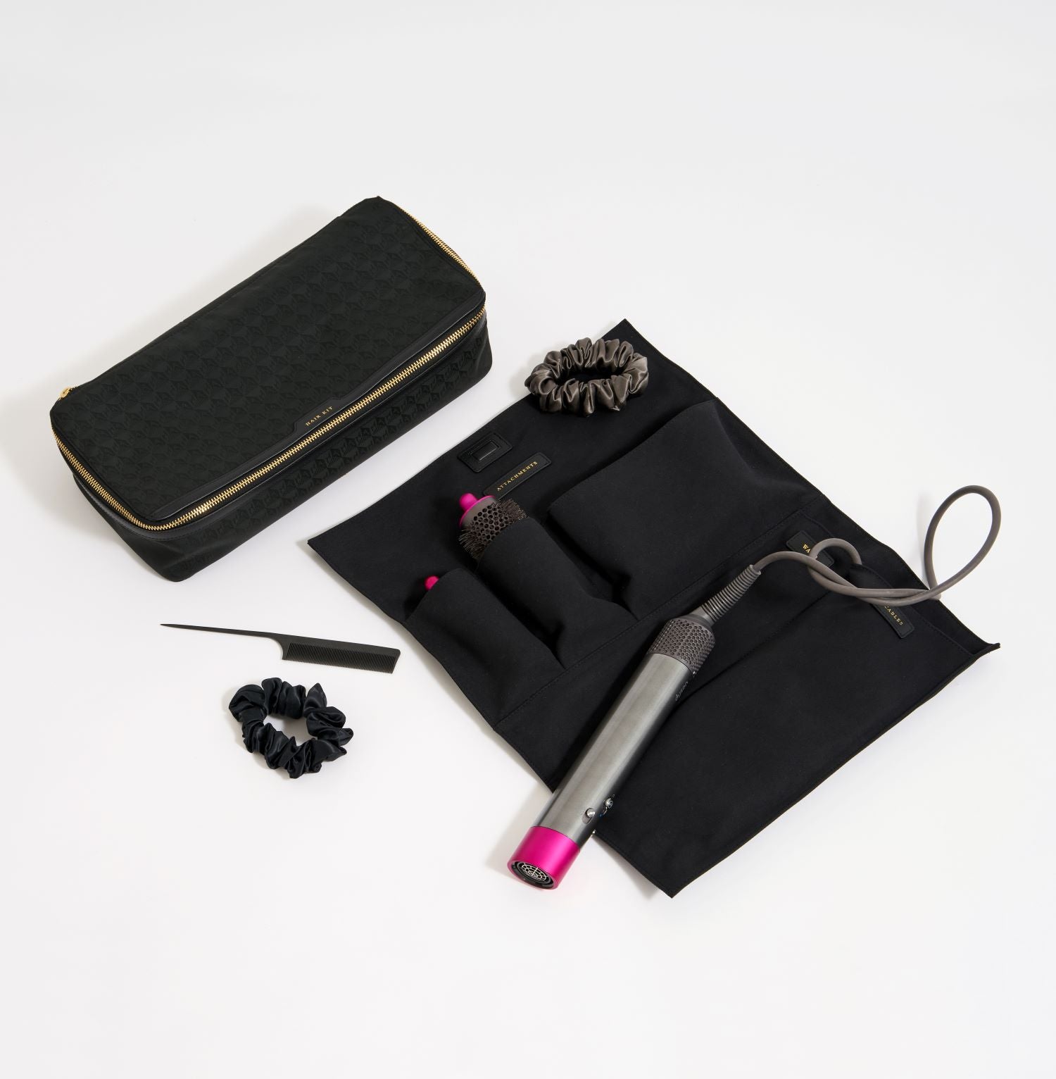 ヘア キット トラベル ポーチ -

          
            AH Logo Nylon in Black -
          

          Anya Hindmarch JP
