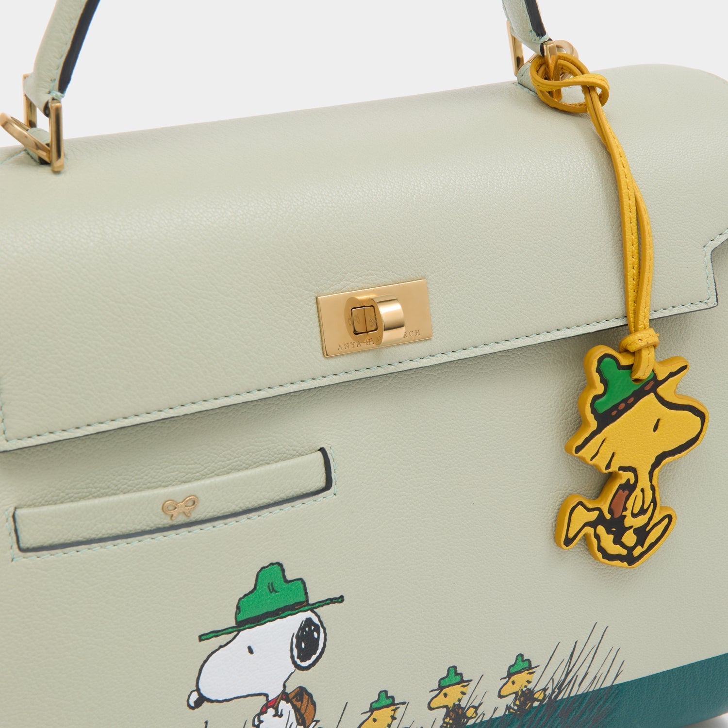 Peanuts「Snoopy」Mortimer：モティマー・トップハンドル -

          
            Capra Leather in Eau De Nil Green -
          

          Anya Hindmarch JP
