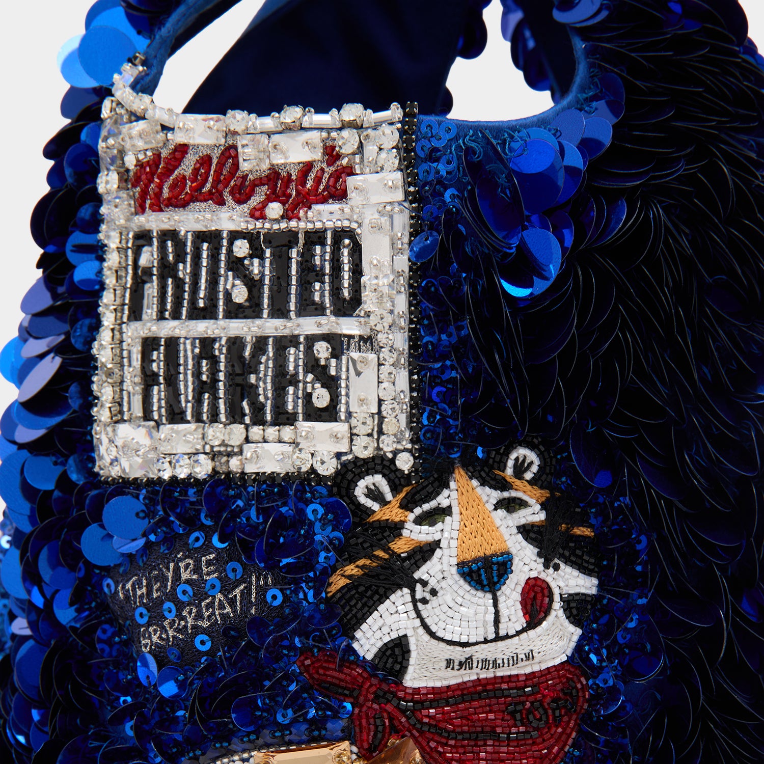 「Frosted Flakes」ミニ・トート -

          
            Satin in Blueberry -
          

          Anya Hindmarch JP
