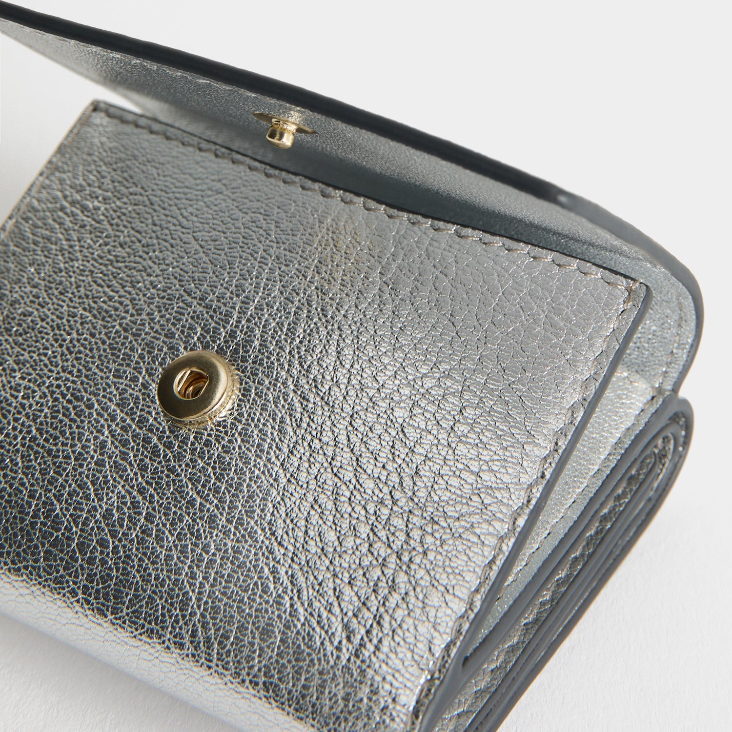 ホース・ミニ・トライフォルド・ウォレット | Anya Hindmarch JP