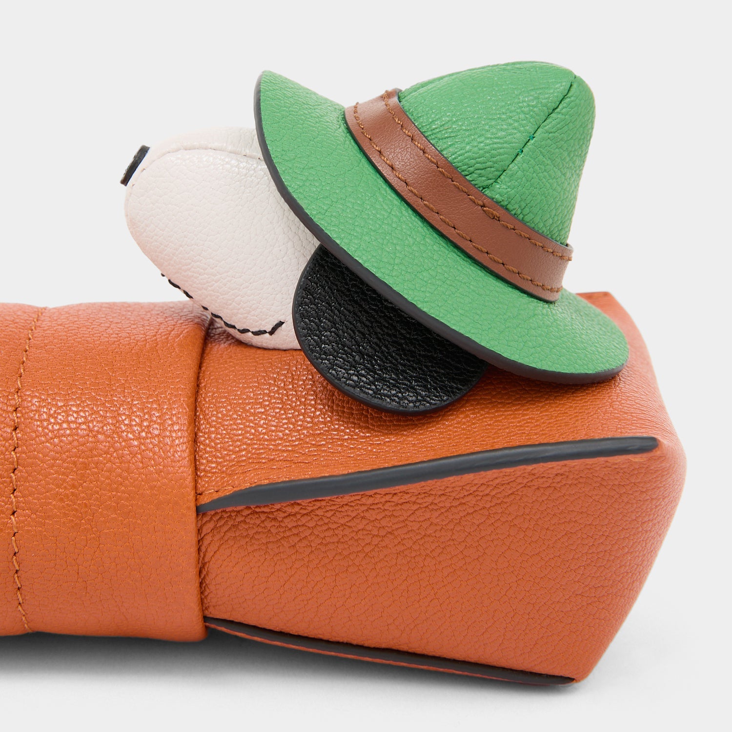 Peanuts「Snoopy」ペンケース -

          
            Capra Leather in Dark Clementine Orange -
          

          Anya Hindmarch JP
