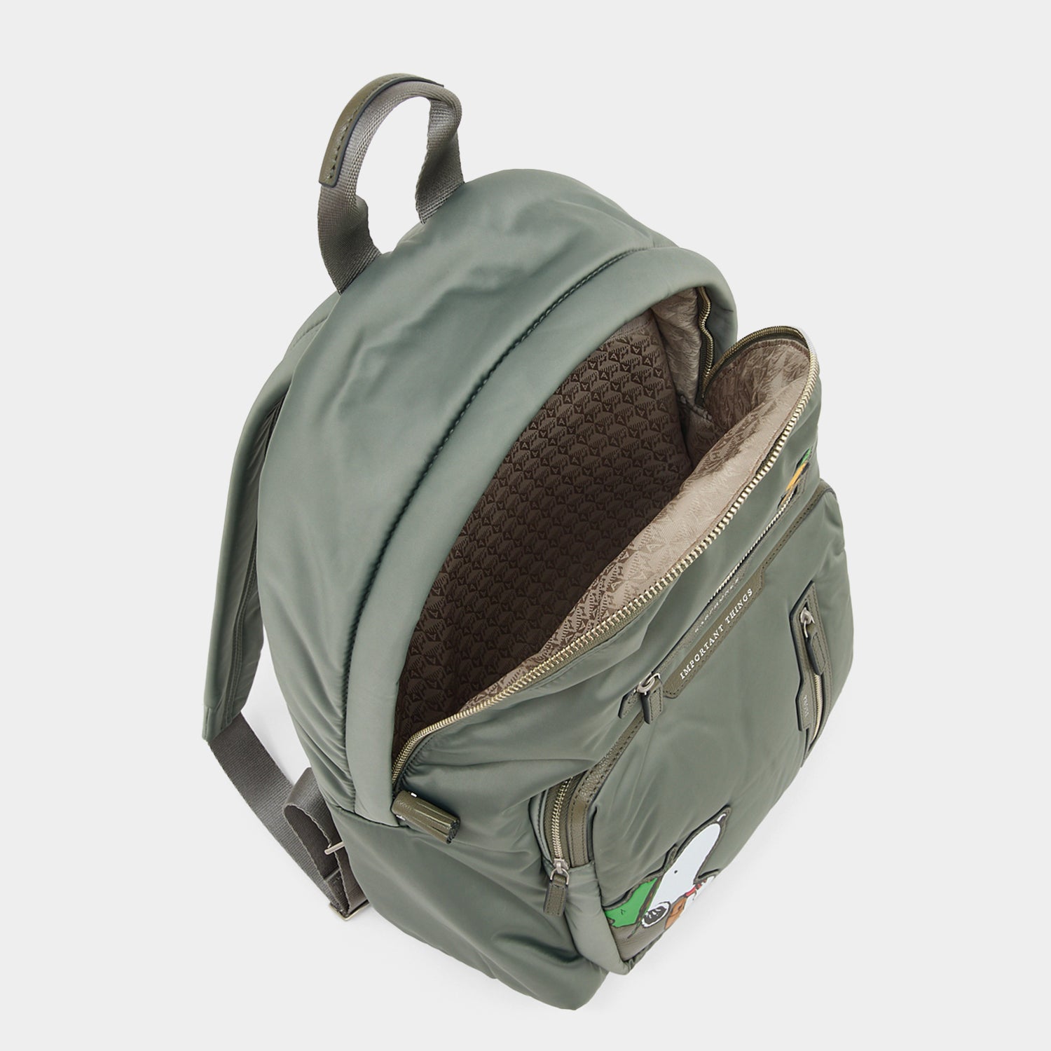 Peanuts「Snoopy」バックパック -

          
            Recycled padded fabric in Fern Green -
          

          Anya Hindmarch JP
