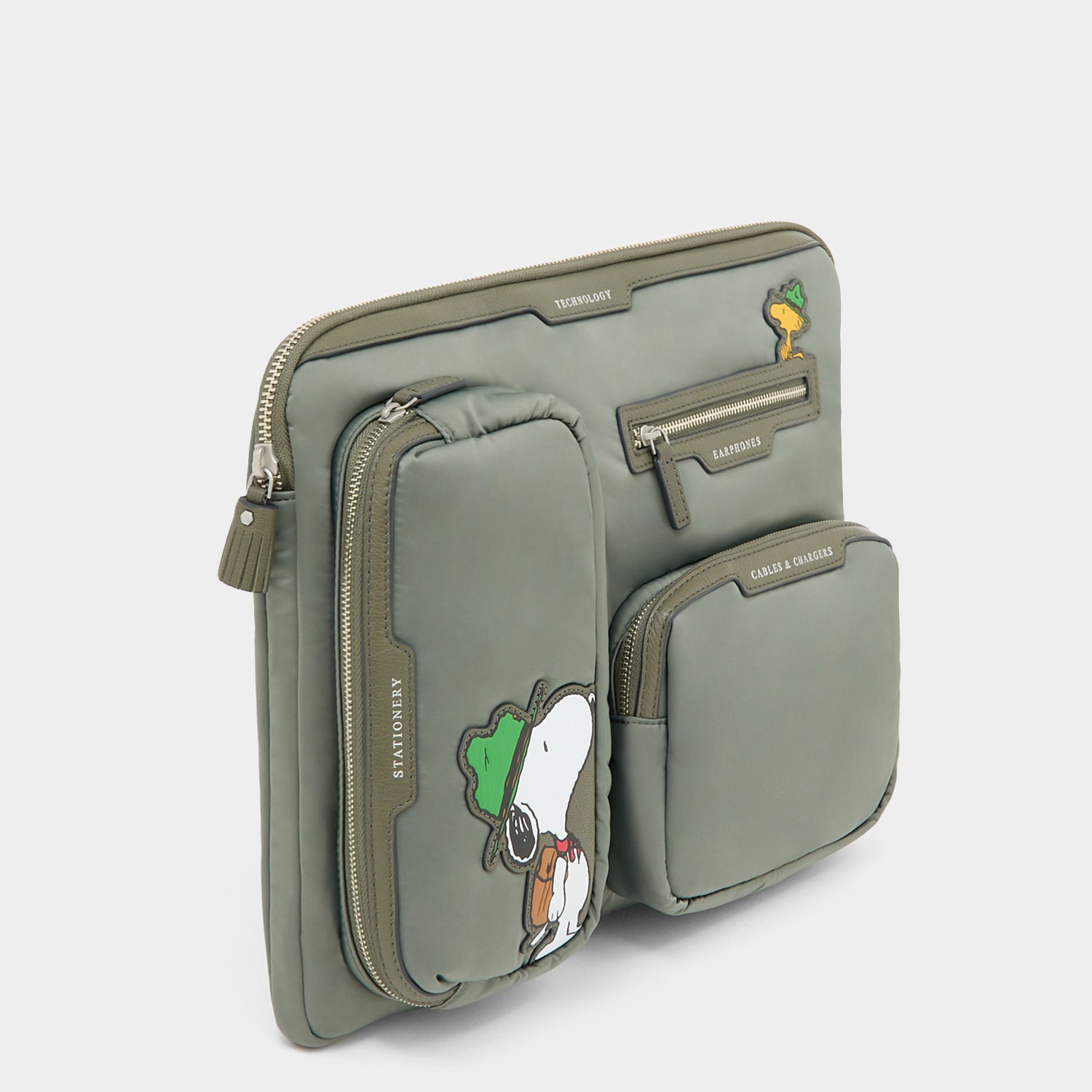 Peanuts「Snoopy」テクノロジー・ケース -

          
            Recycled padded fabric in Fern Green -
          

          Anya Hindmarch JP
