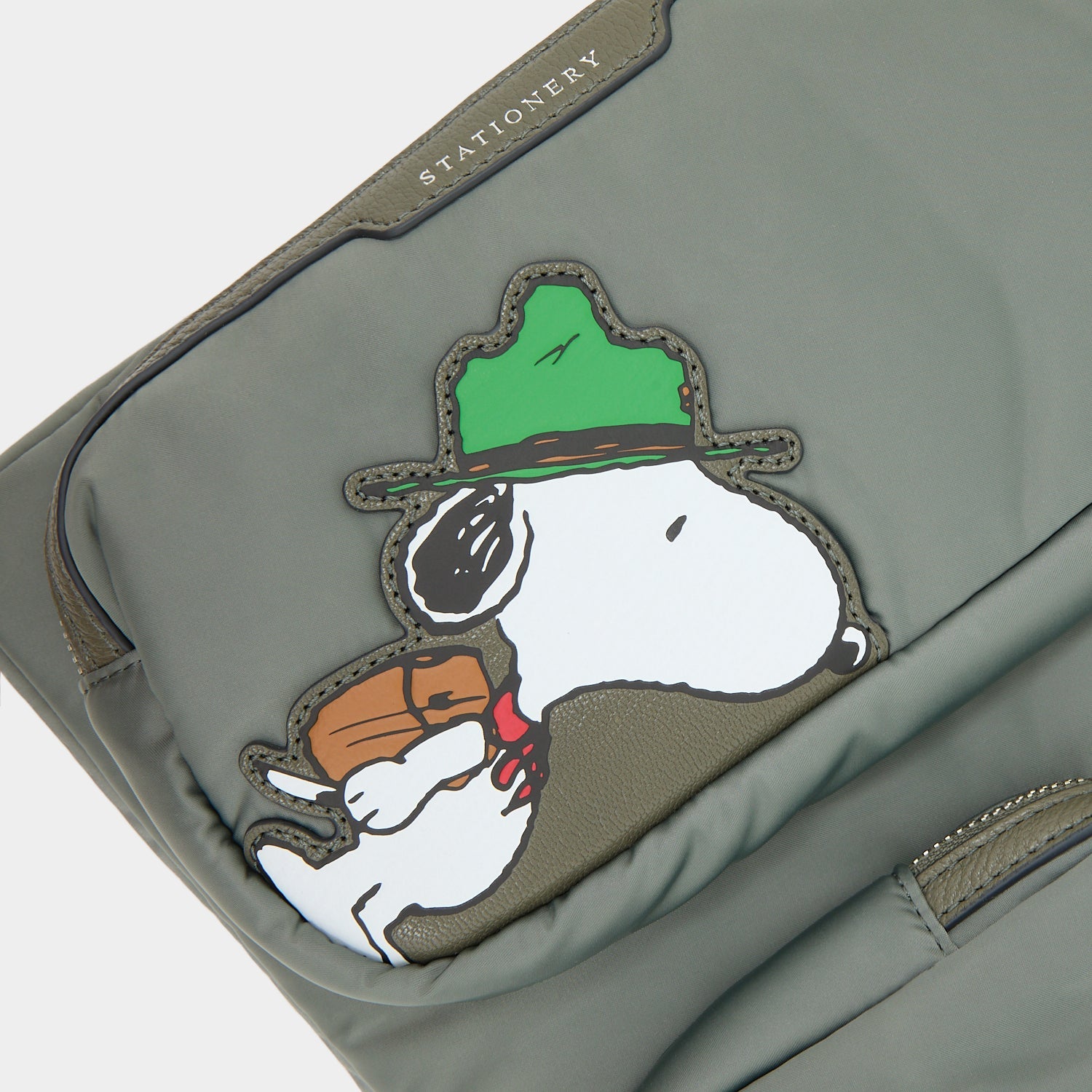 Peanuts「Snoopy」テクノロジー・ケース -

          
            Recycled padded fabric in Fern Green -
          

          Anya Hindmarch JP
