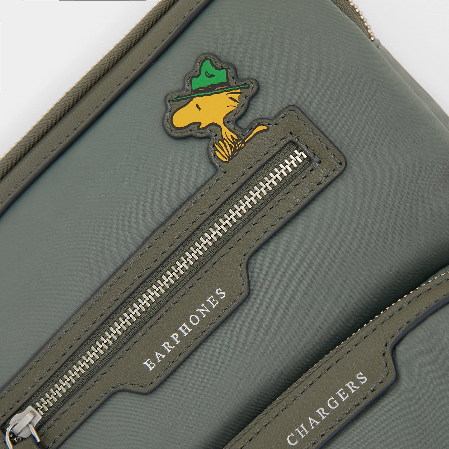 Peanuts「Snoopy」テクノロジー・ケース -

          
            Recycled padded fabric in Fern Green -
          

          Anya Hindmarch JP
