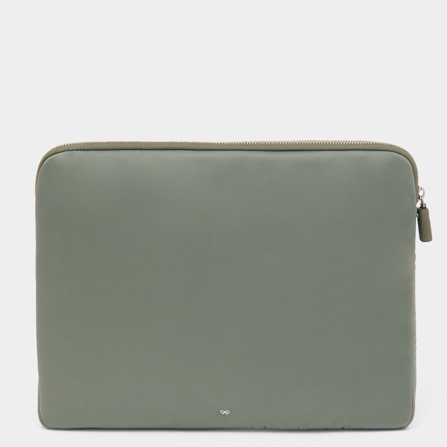 Peanuts「Snoopy」テクノロジー・ケース -

          
            Recycled padded fabric in Fern Green -
          

          Anya Hindmarch JP
