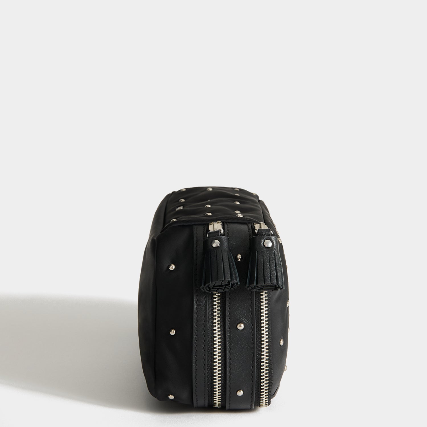 スタッズ・メイクアップ・ポーチ | Anya Hindmarch JP