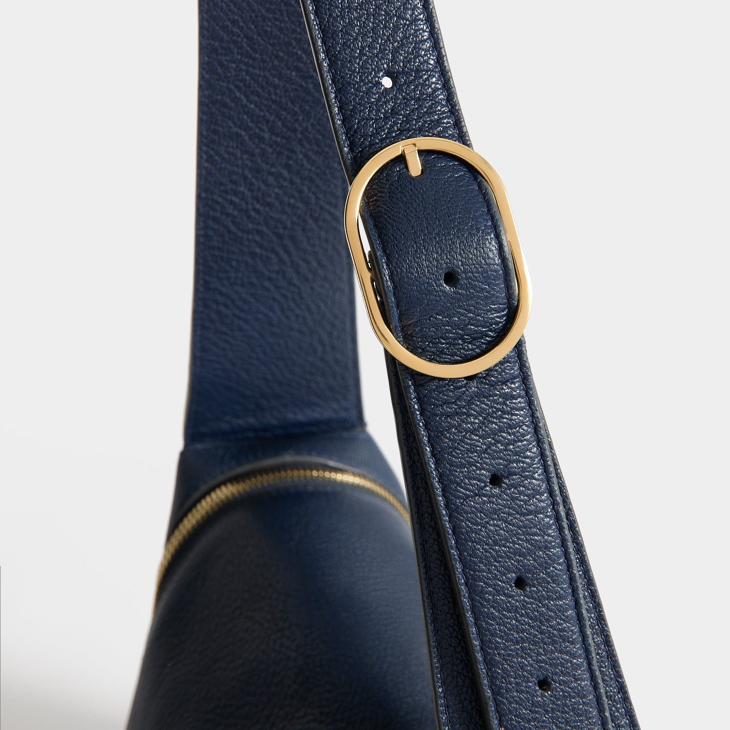 Vere：ヴィア・ショルダーバッグ | Anya Hindmarch JP