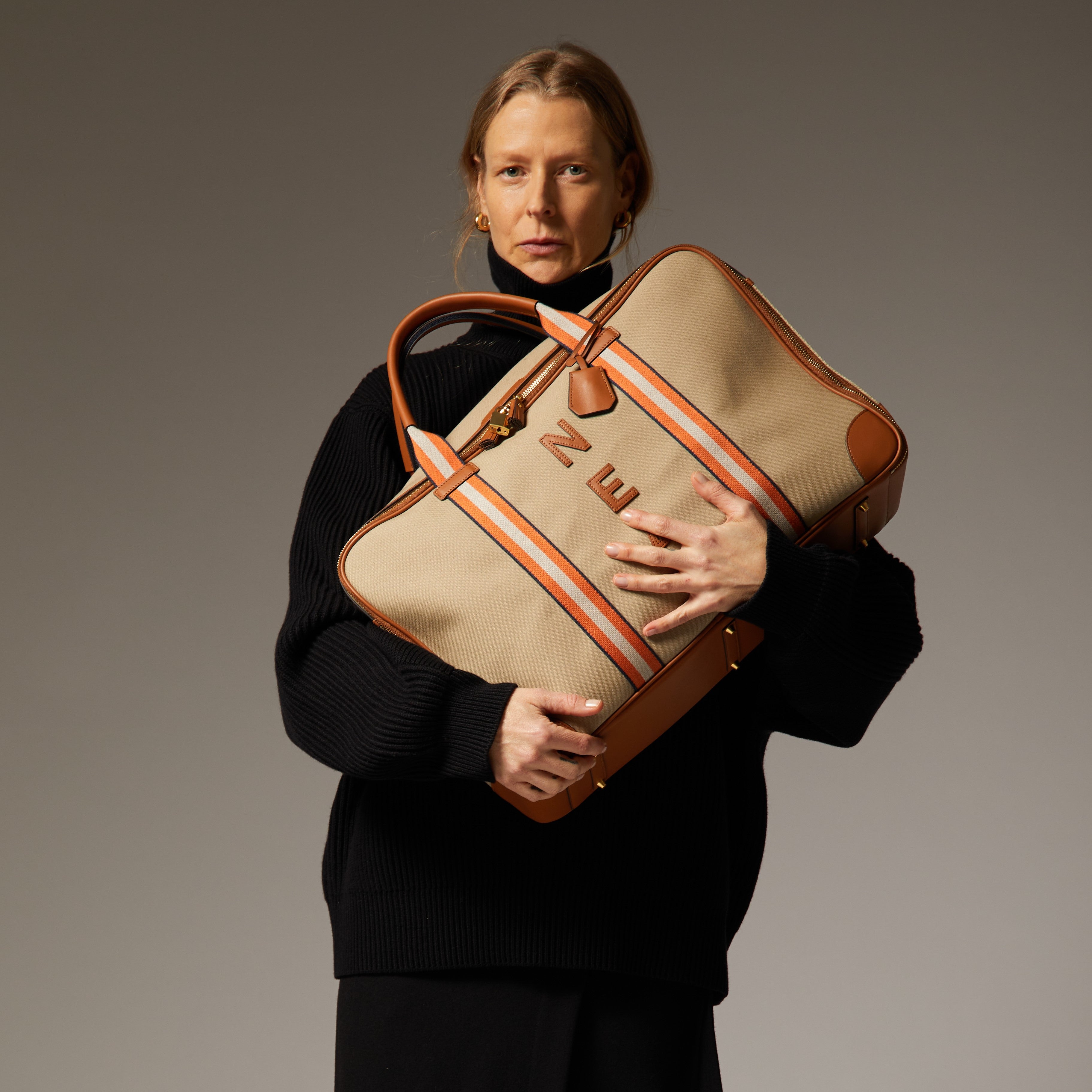 ビスポーク・ウォルトン | Anya Hindmarch JP
