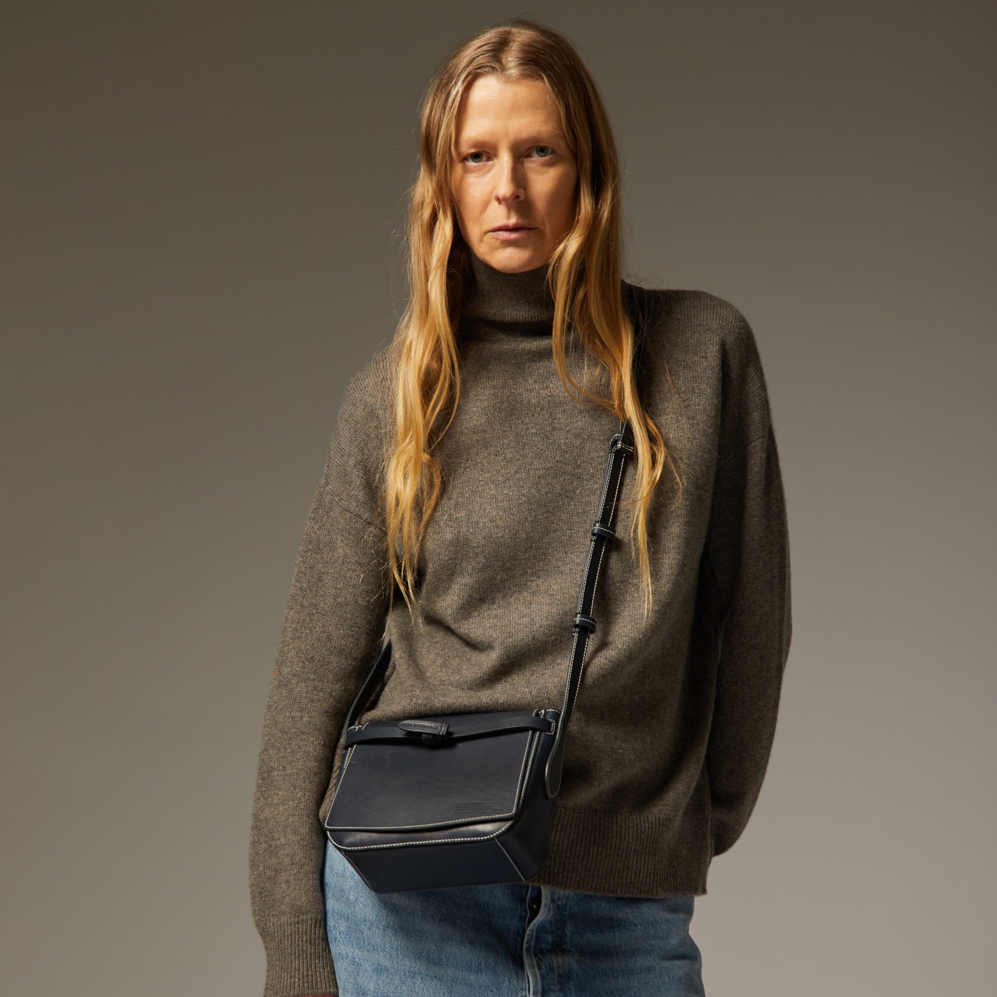 「Return to Nature」 クロスボディ -

                  
                    Compostable Leather in Marine -
                  

                  Anya Hindmarch JP
