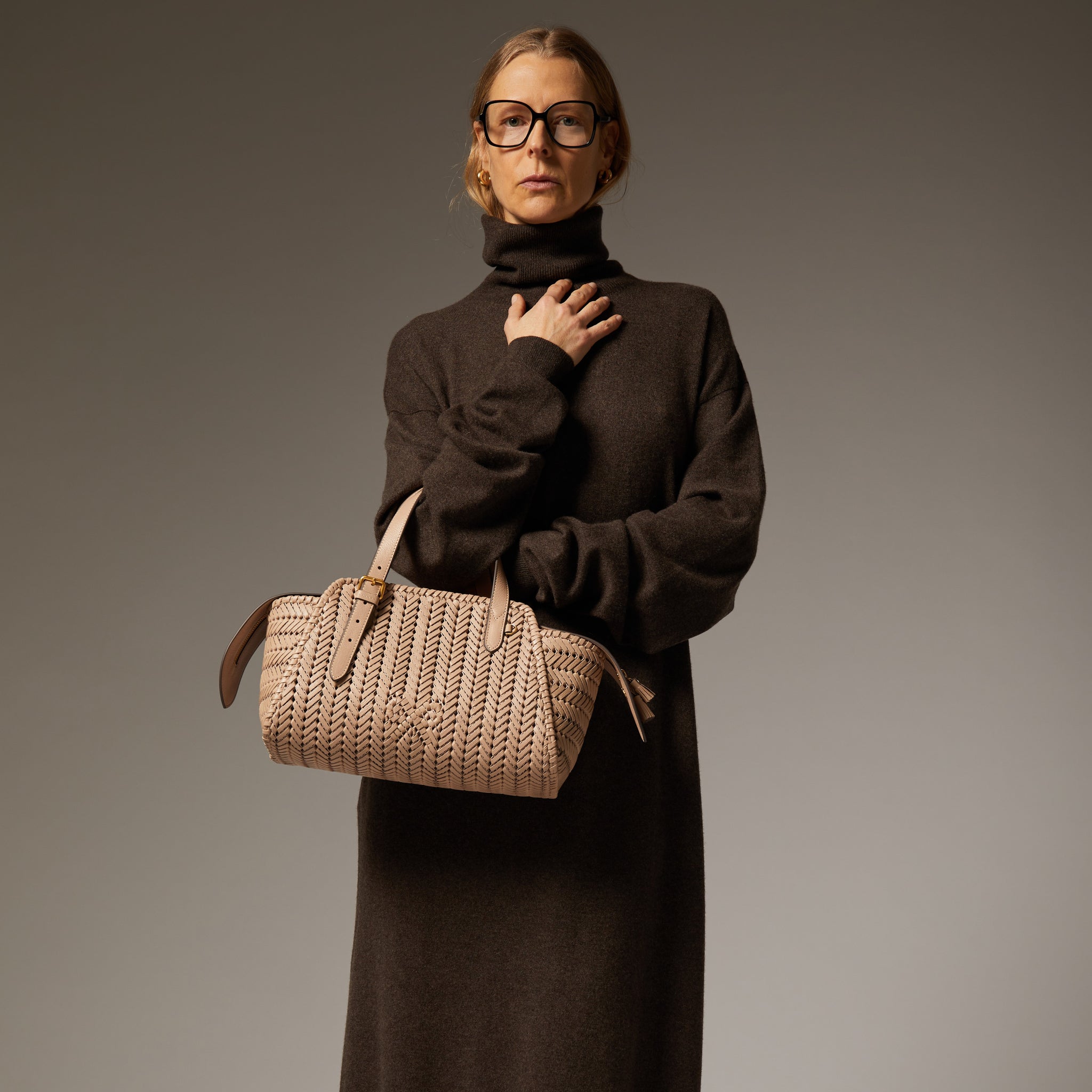 ニーソン ジップトップ バッグ -

                  
                    Shiny Capra in Light Nude -
                  

                  Anya Hindmarch JP
