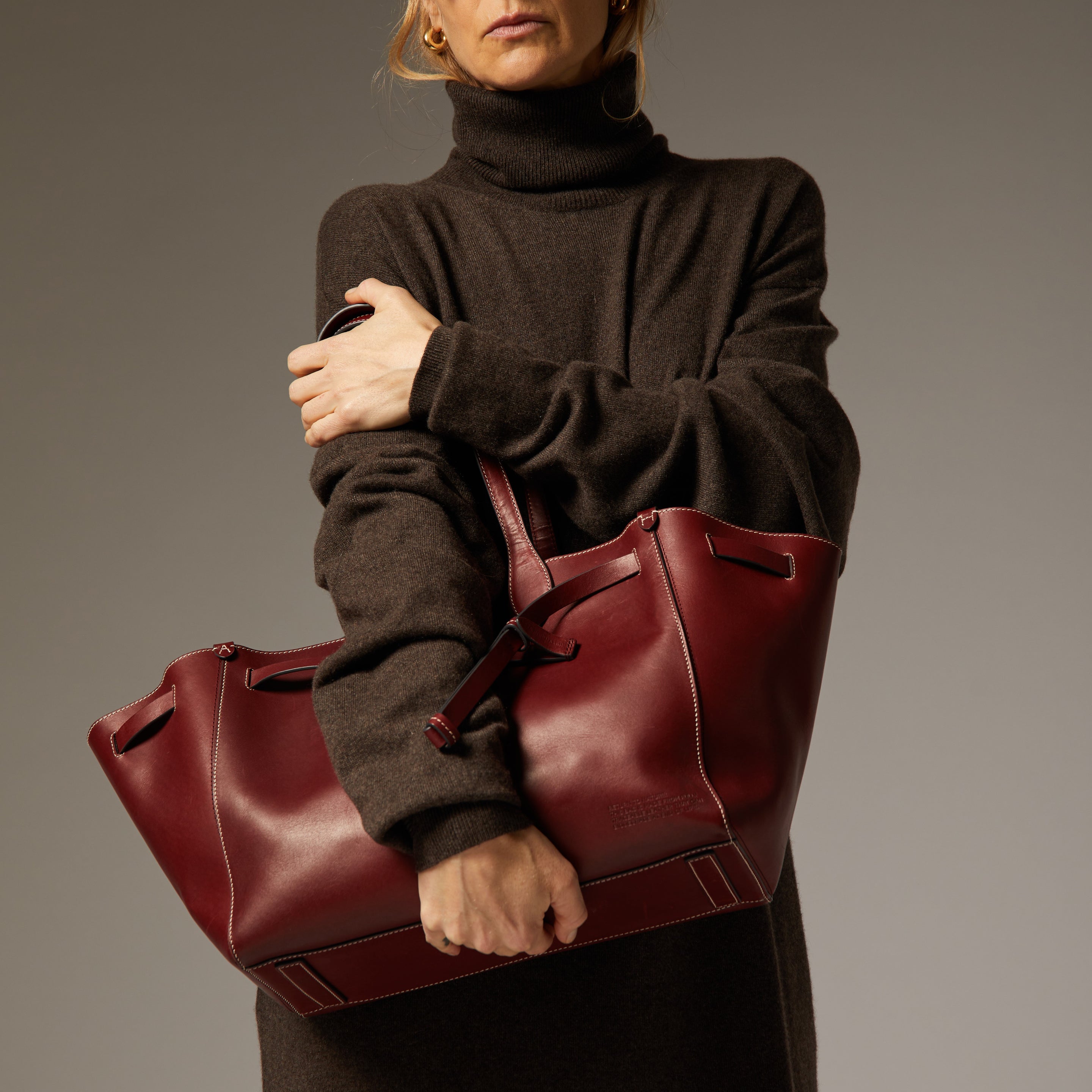 50代女性の普段使いにおすすめなカジュアルバッグは、アニヤ・ハインドマーチのReturn to Natureトート