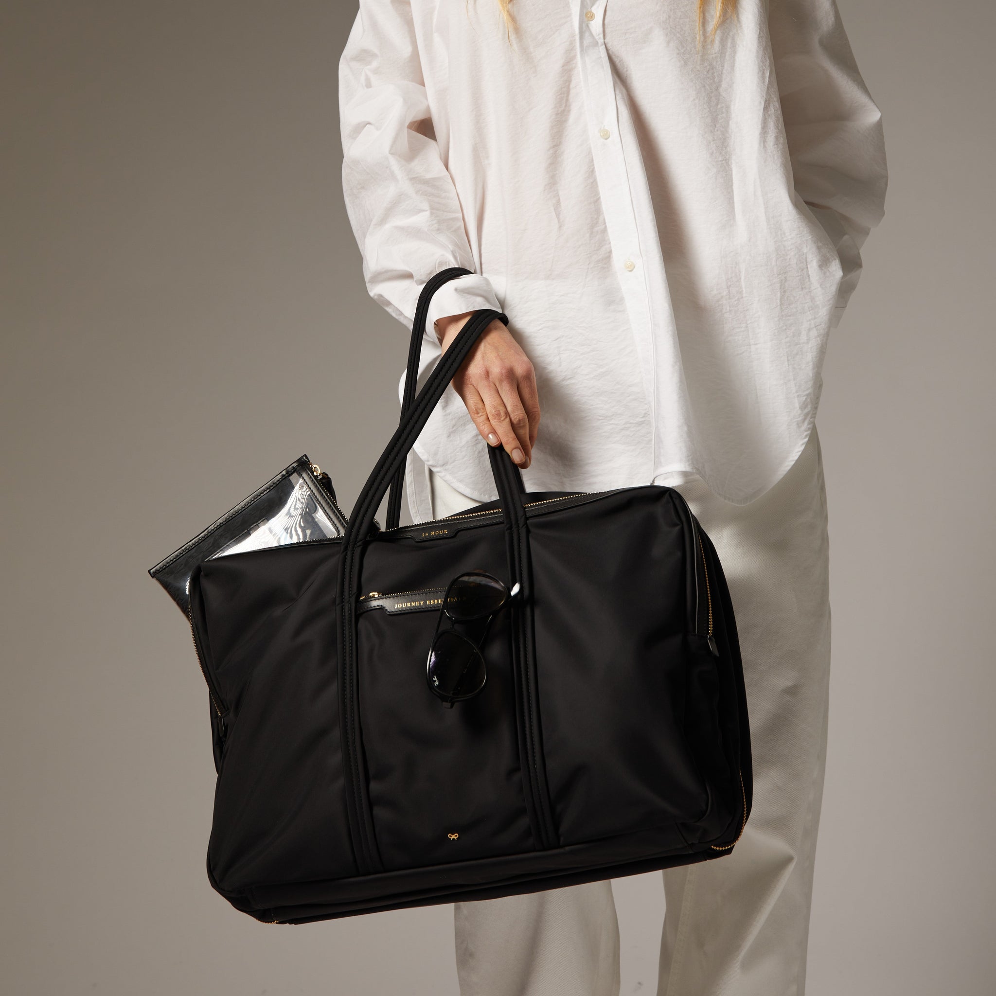「24 Hour」バッグ -

                  
                    Recycled Nylon with PU in Black -
                  

                  Anya Hindmarch JP
