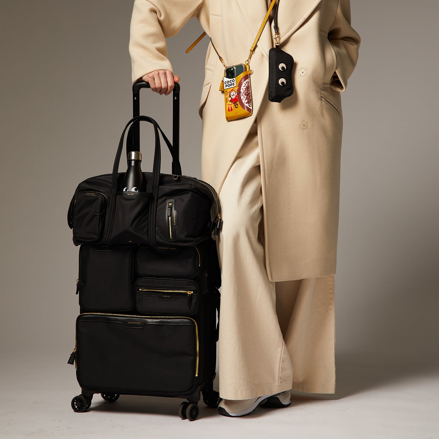 ショートホール スーツケース -

          
            ECONYL® Regenerated Nylon in Black -
          

          Anya Hindmarch JP
