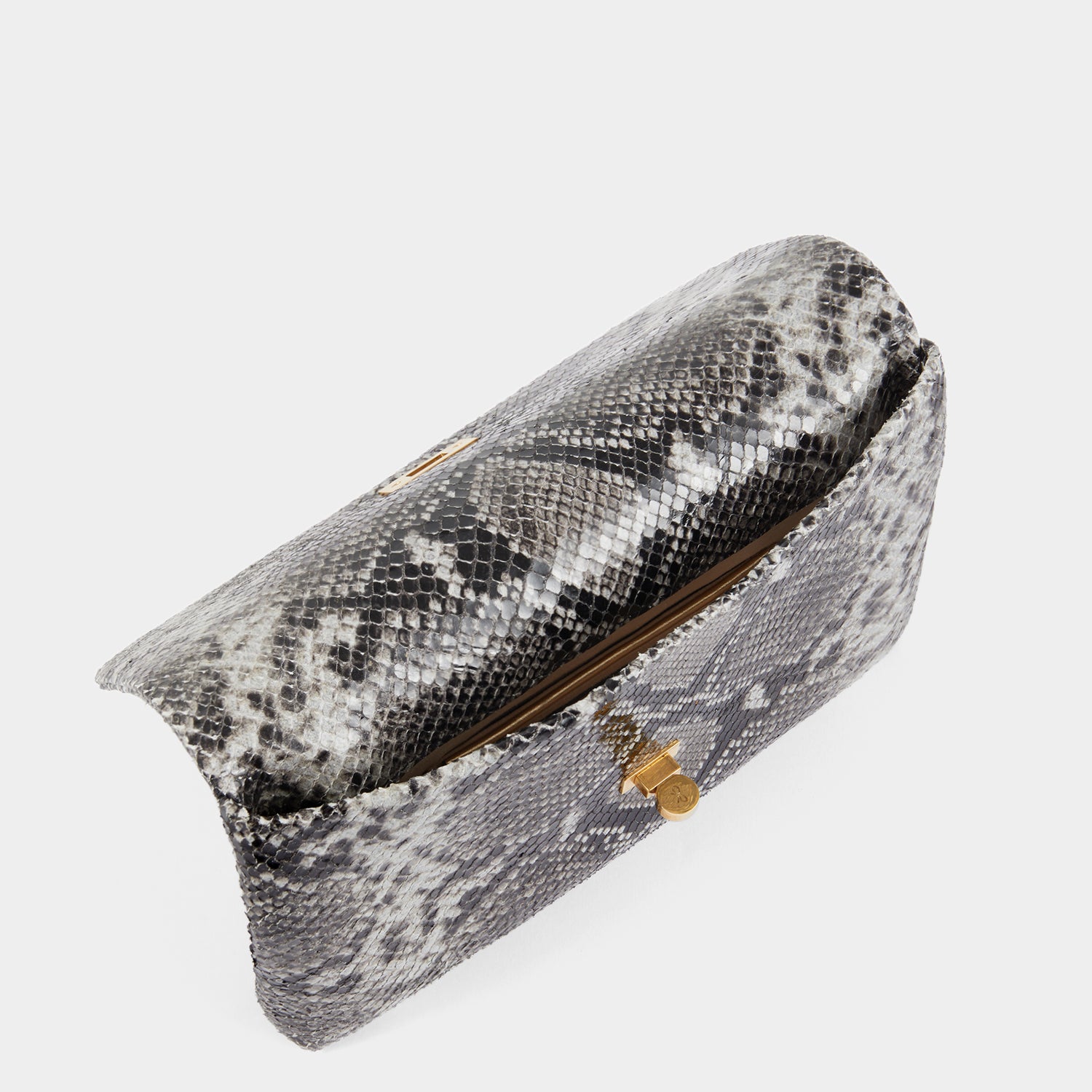 ヴァロリー クラッチ -

                  
                    Glossy Leather in Charcoal -
                  

                  Anya Hindmarch JP

