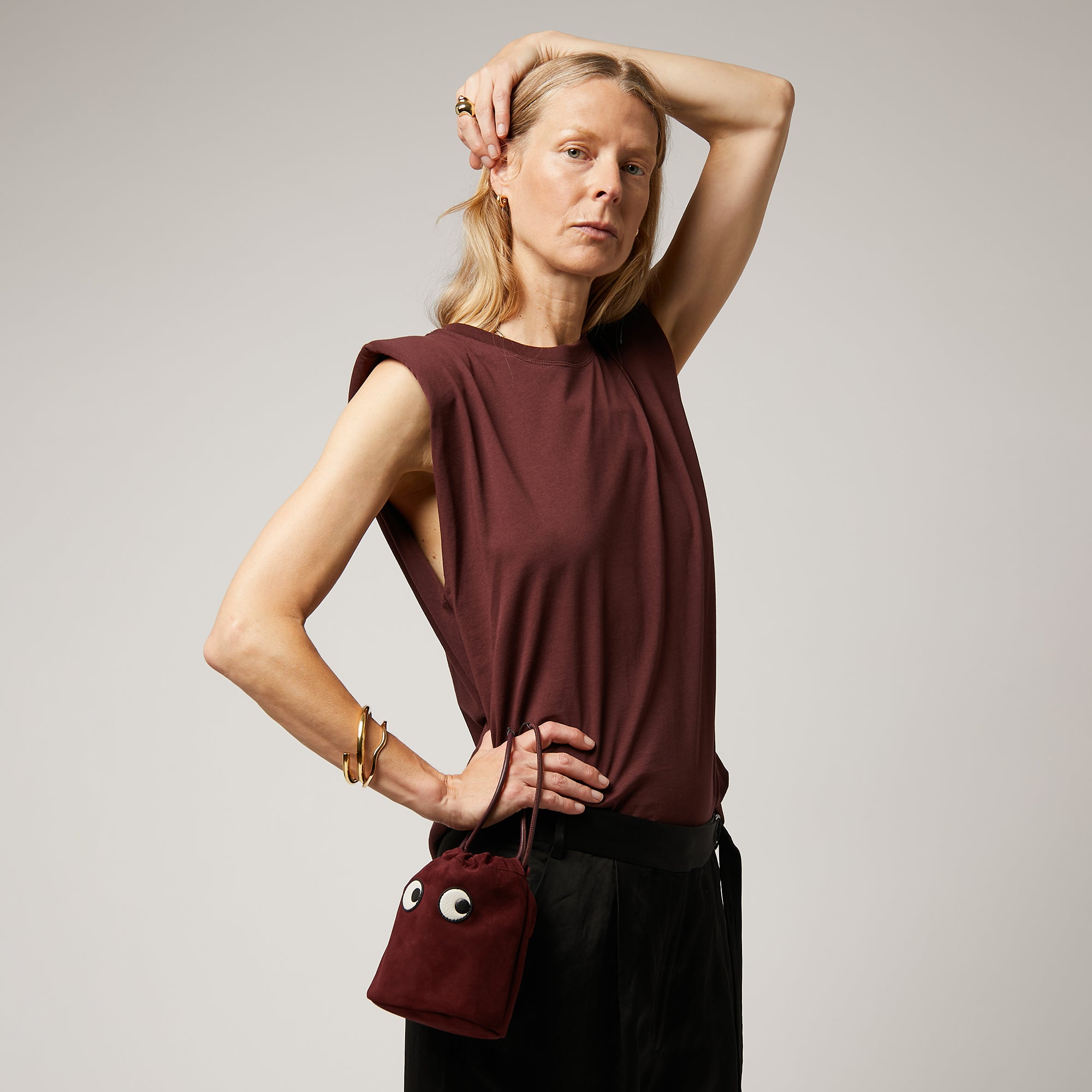 アイズ ドローストリング ポーチ -

                  
                    Kid Suede in Burgundy -
                  

                  Anya Hindmarch JP

