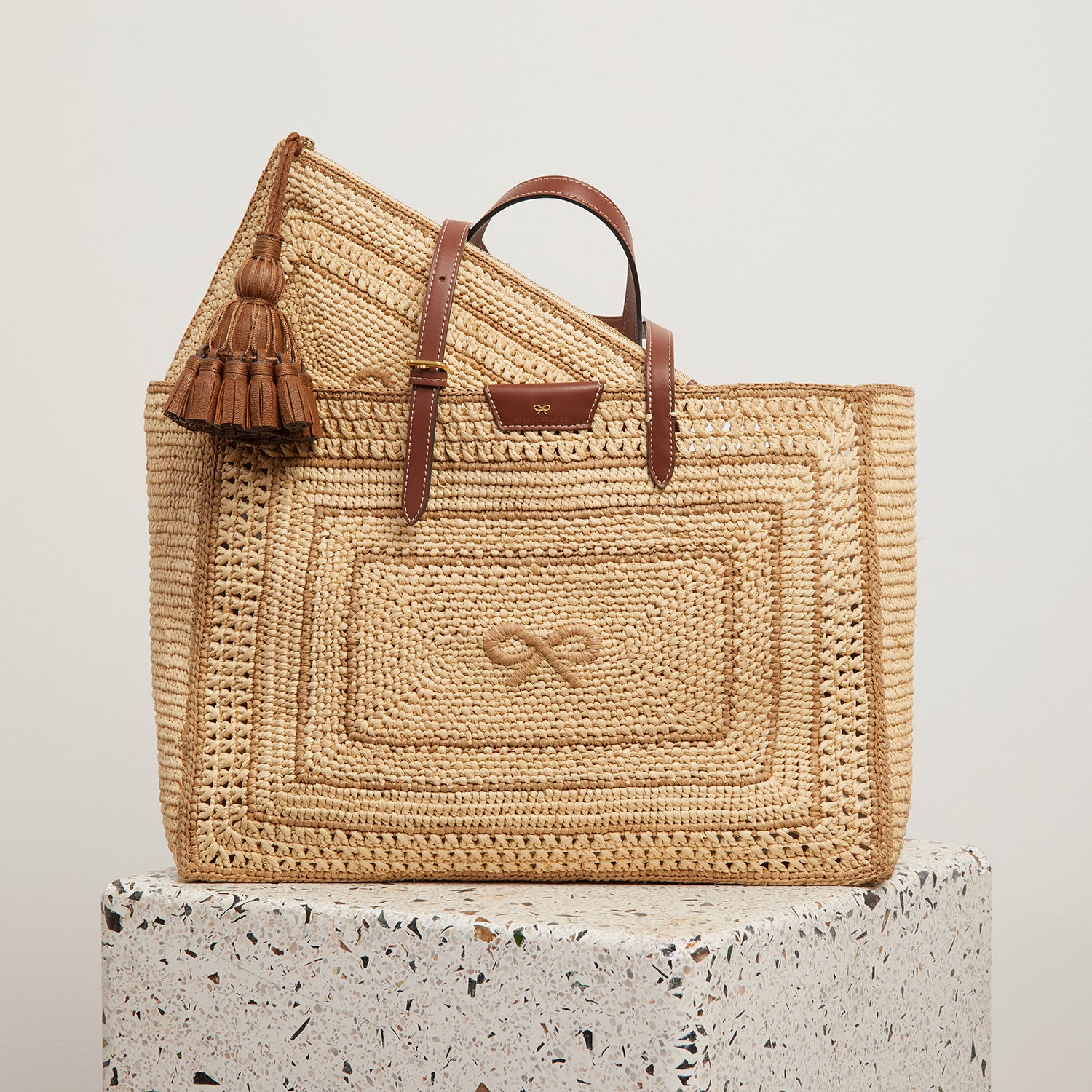 ラフィア ボウ トート -

                  
                    Natural Raffia in Natural -
                  

                  Anya Hindmarch JP
