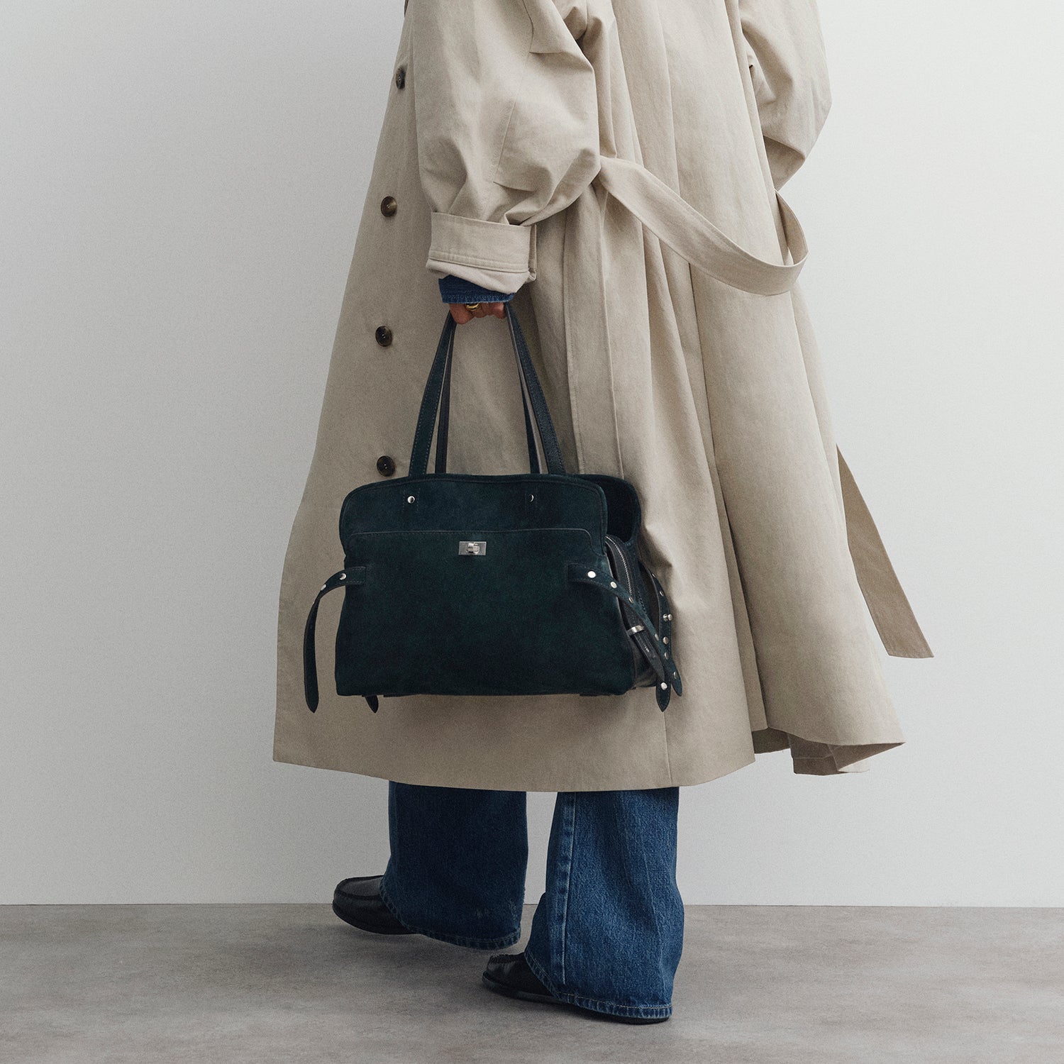 ウィルソン スタッズ ショルダー バッグ -

          
            Suede in Ink Green -
          

          Anya Hindmarch JP

