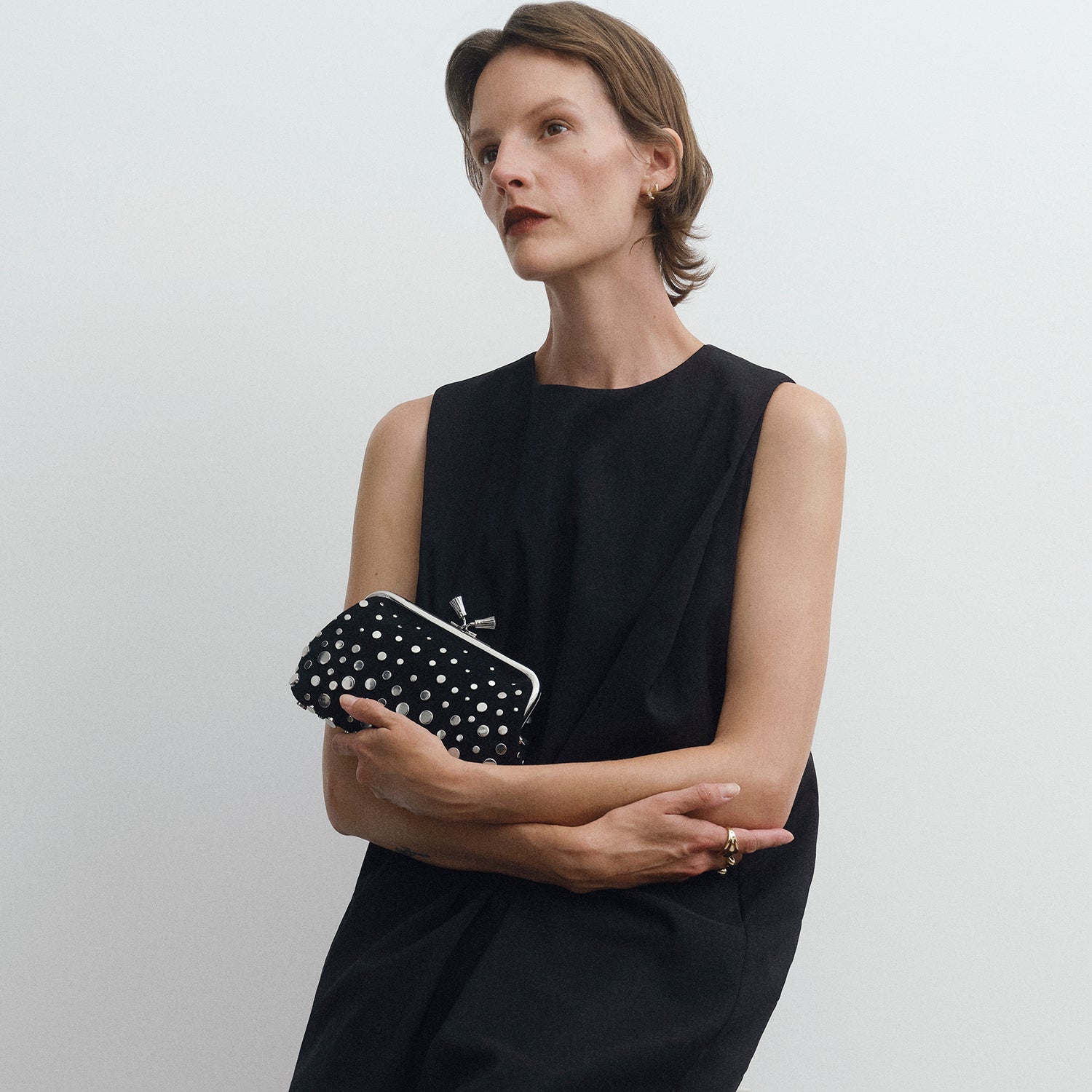 モード スタッズ タッセル クラッチ -

          
            Suede in Black -
          

          Anya Hindmarch JP
