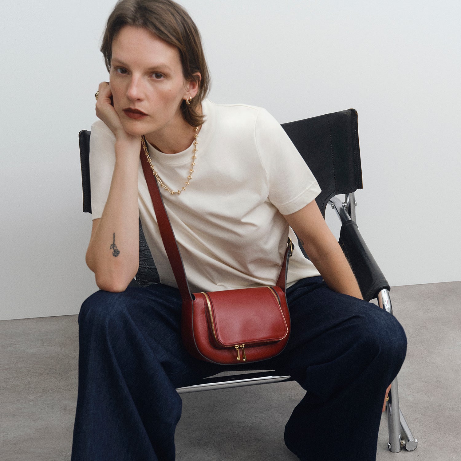 ヴィア スモール クロスボディ -

          
            Shiny Calf in Vampire -
          

          Anya Hindmarch JP
