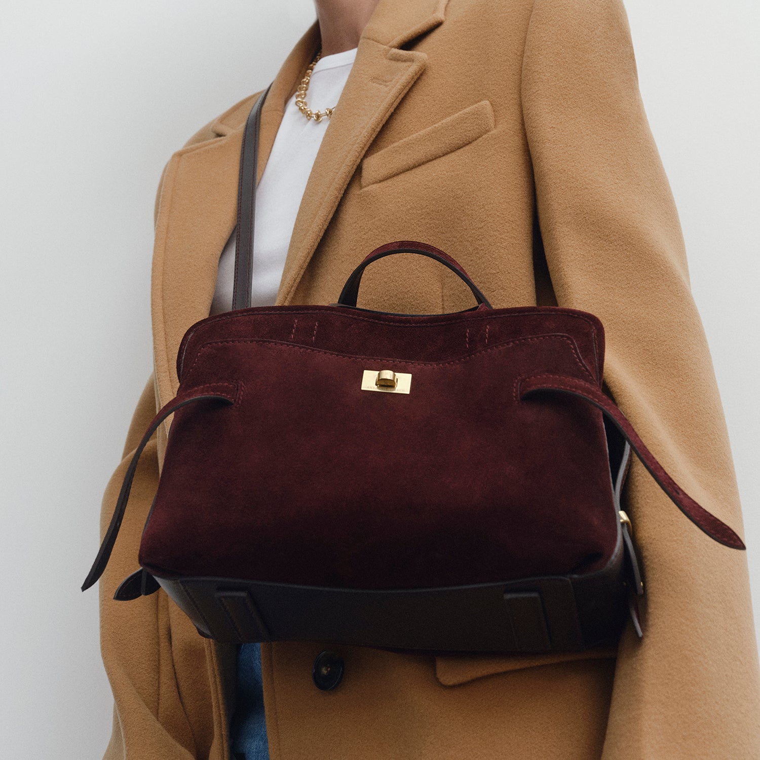 ウィルソン クロスボディ -

          
            Suede in Grape -
          

          Anya Hindmarch JP
