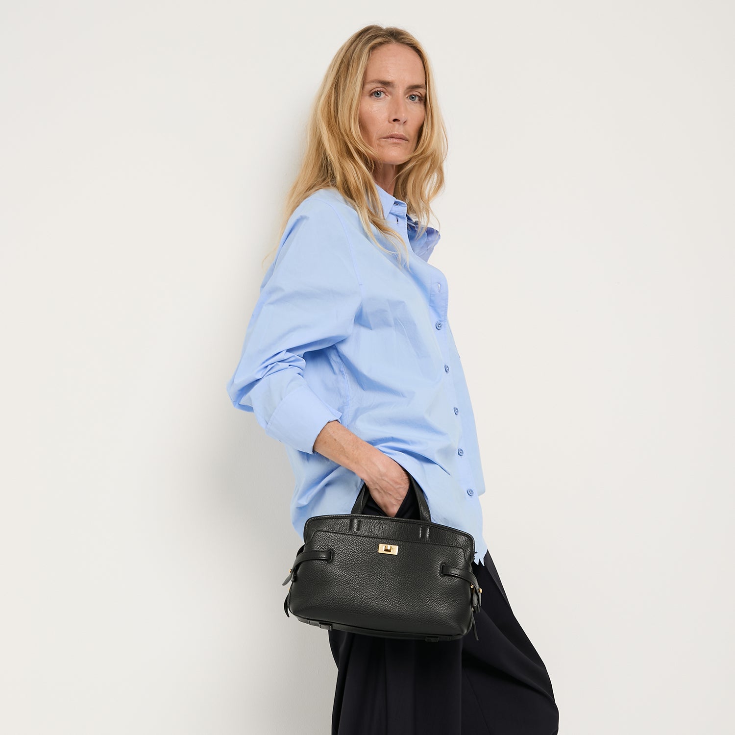 スモール ウィルソン -

          
            Grain Leather in Black -
          

          Anya Hindmarch JP
