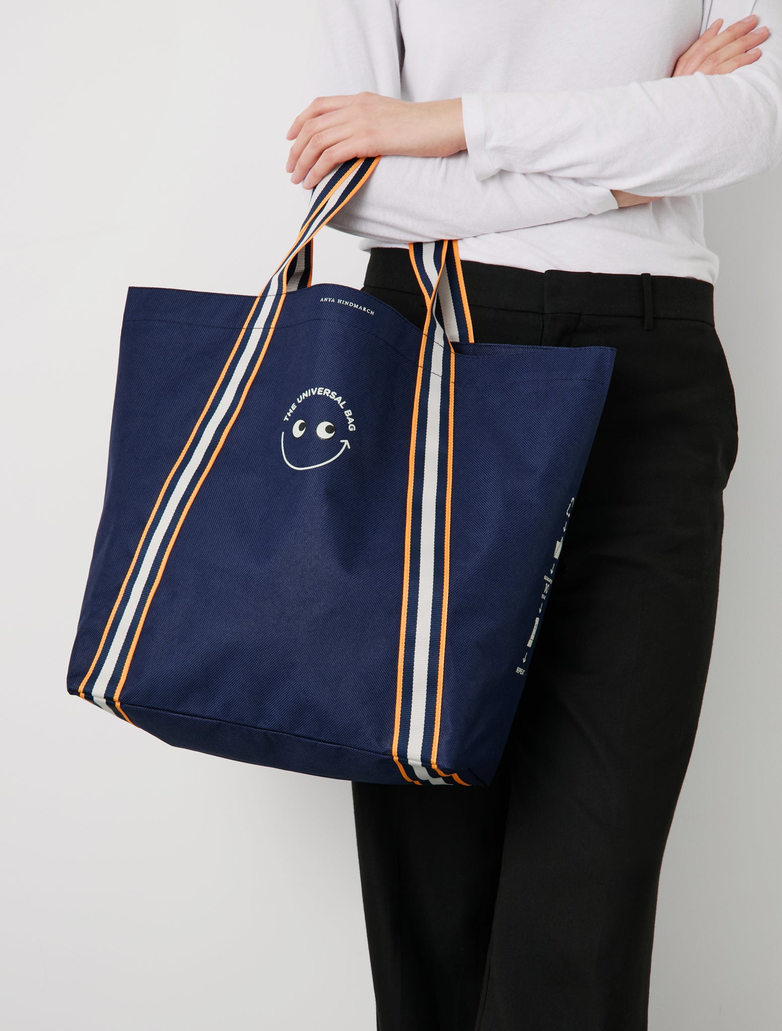 Universal Bag「TASTE」 -

          
            Navy Recylcled Plastic -
          

          Anya Hindmarch JP
