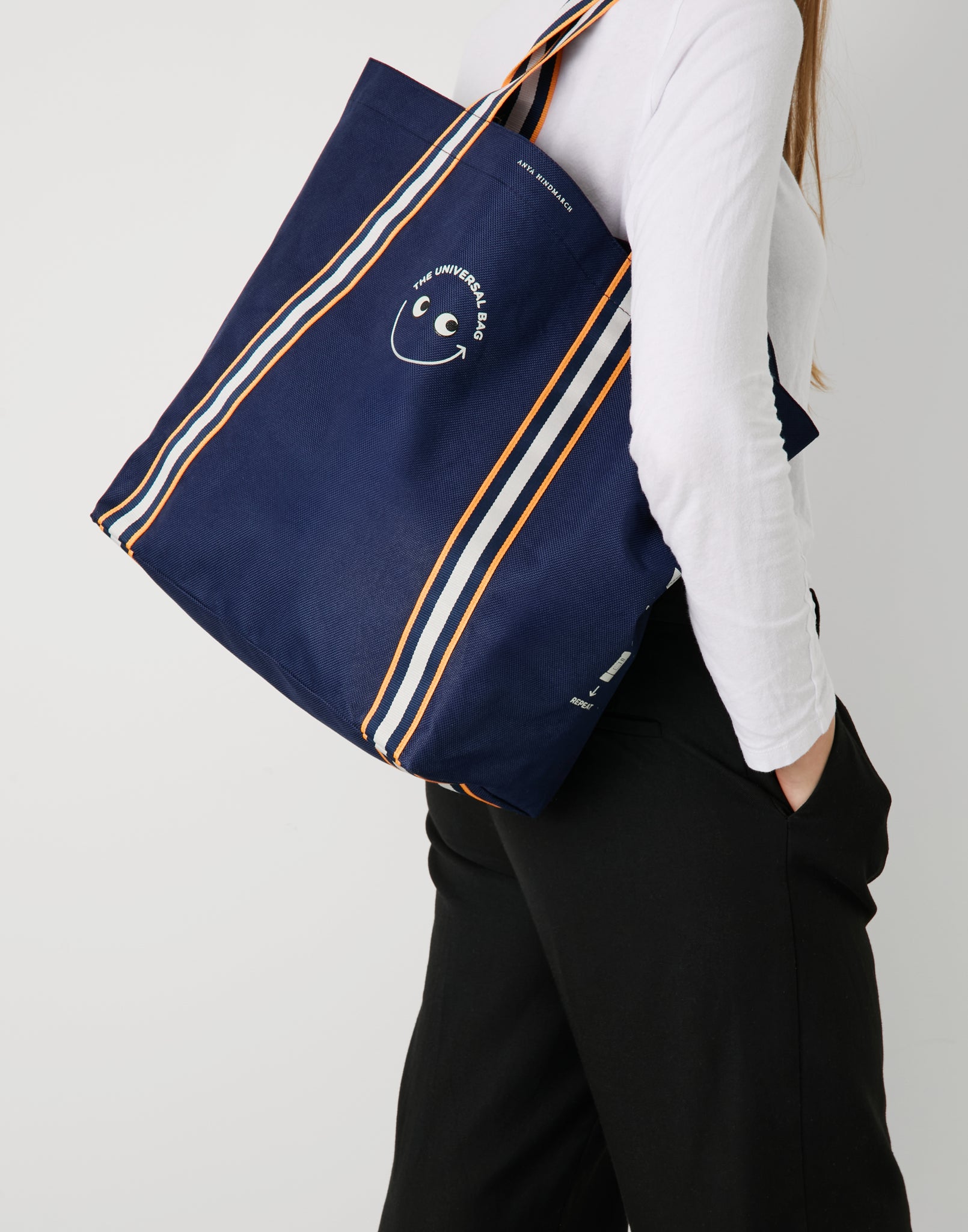 Universal Bag「TASTE」 -

          
            Navy Recylcled Plastic -
          

          Anya Hindmarch JP
