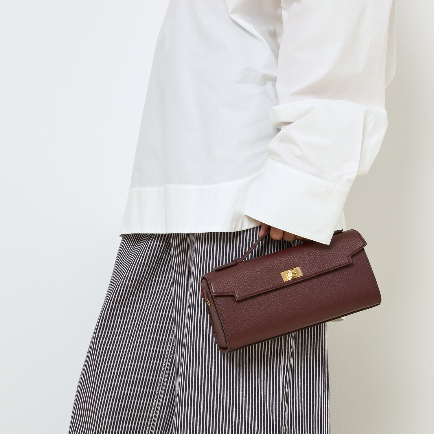 Mortimer：モティマー・クラッチ -

          
            Crosshatch Leather in Barolo Red  -
          

          Anya Hindmarch JP
