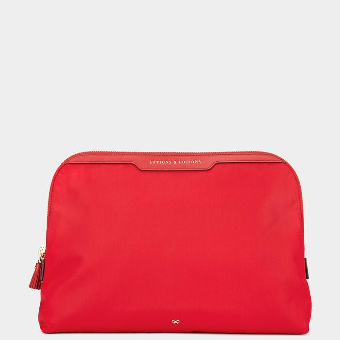 「Lotions and Potions」ポーチ -

                  
                    Recycled Nylon with PU in Red -
                  

                  Anya Hindmarch JP
