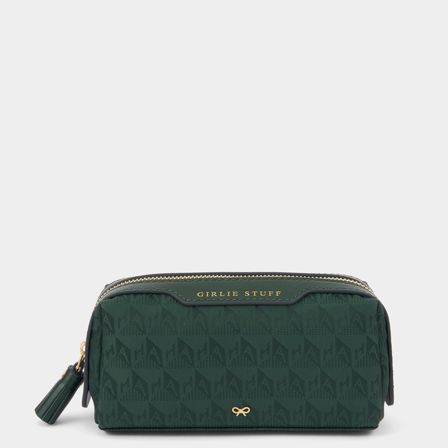 ロゴ ガーリースタッフ ポーチ -

                  
                    AH Logo Nylon in Dark Holly -
                  

                  Anya Hindmarch JP
