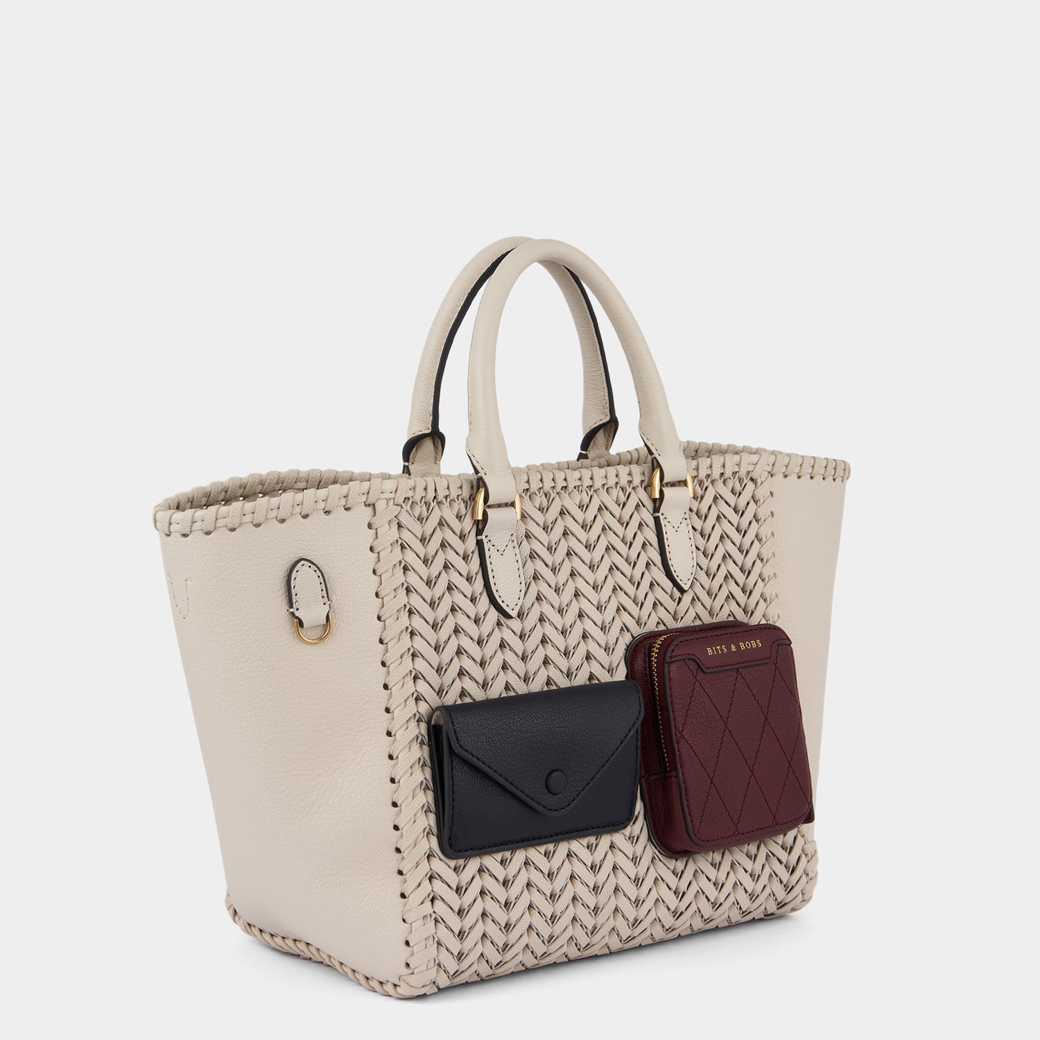 ニーソン スモール スクエア トート -

                  
                    Shiny Capra in Chalk -
                  

                  Anya Hindmarch JP
