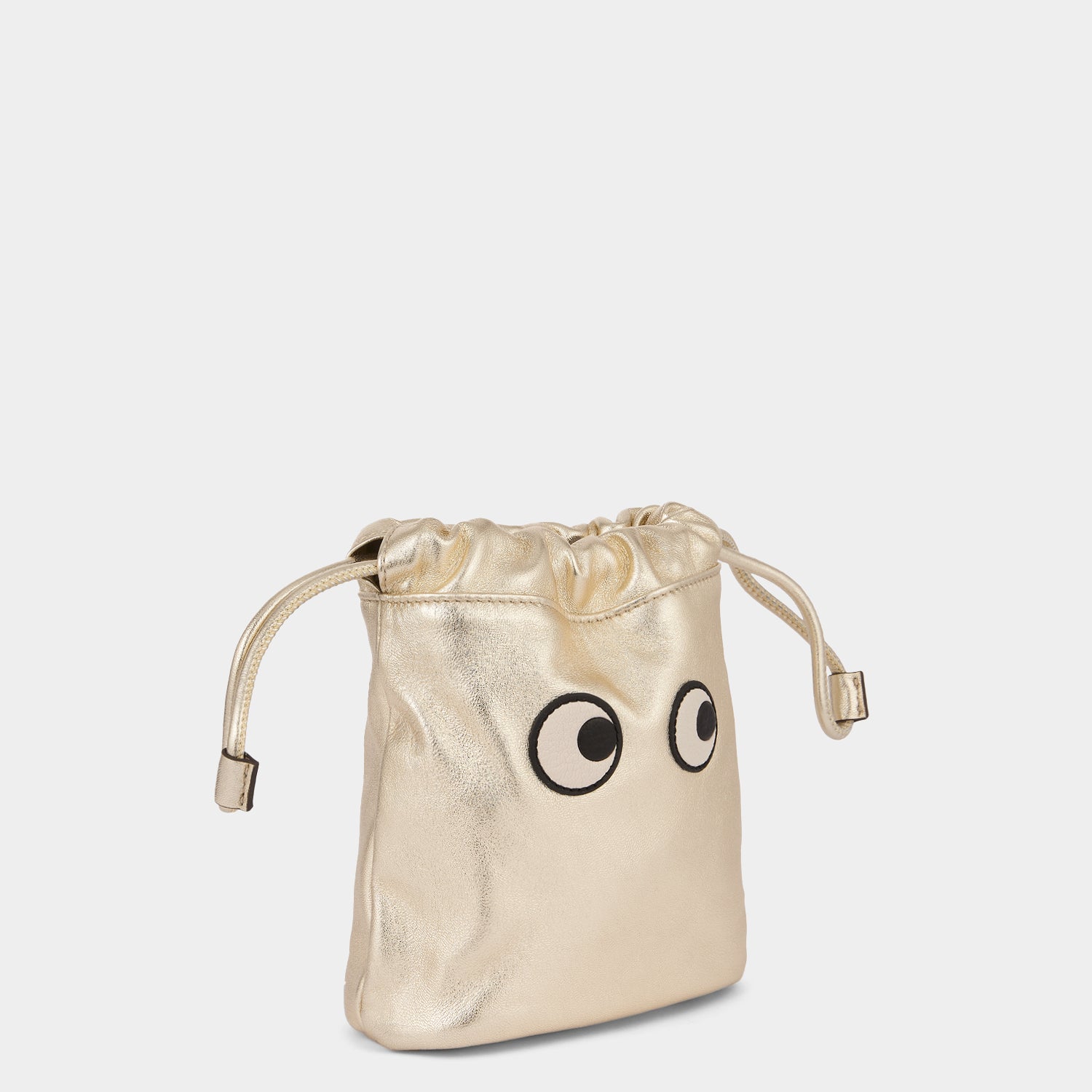 アイズ ドローストリング ポーチ -

                  
                    Metallic Nappa in Light Gold -
                  

                  Anya Hindmarch JP

