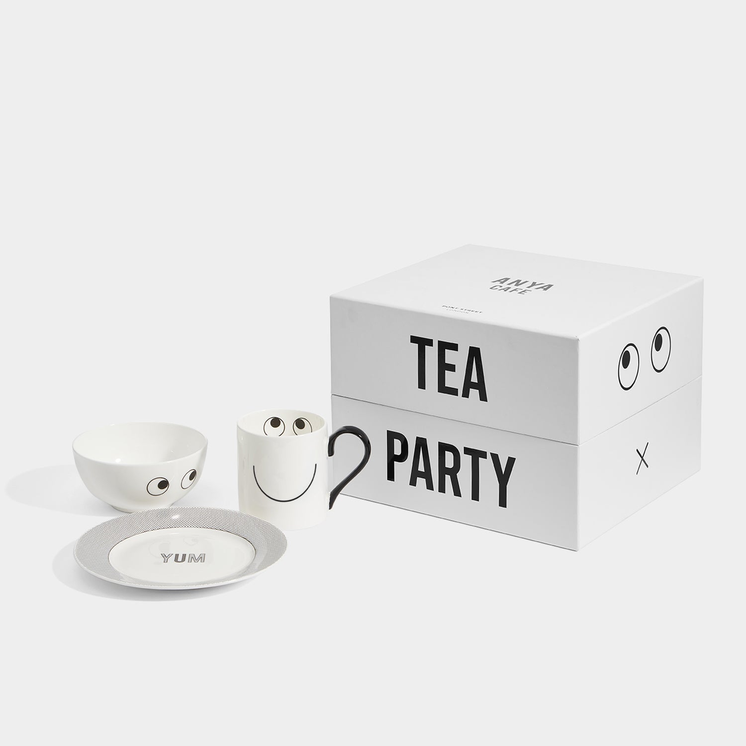 ブレックファースト セット -

                  
                    Bone China in White -
                  

                  Anya Hindmarch JP
